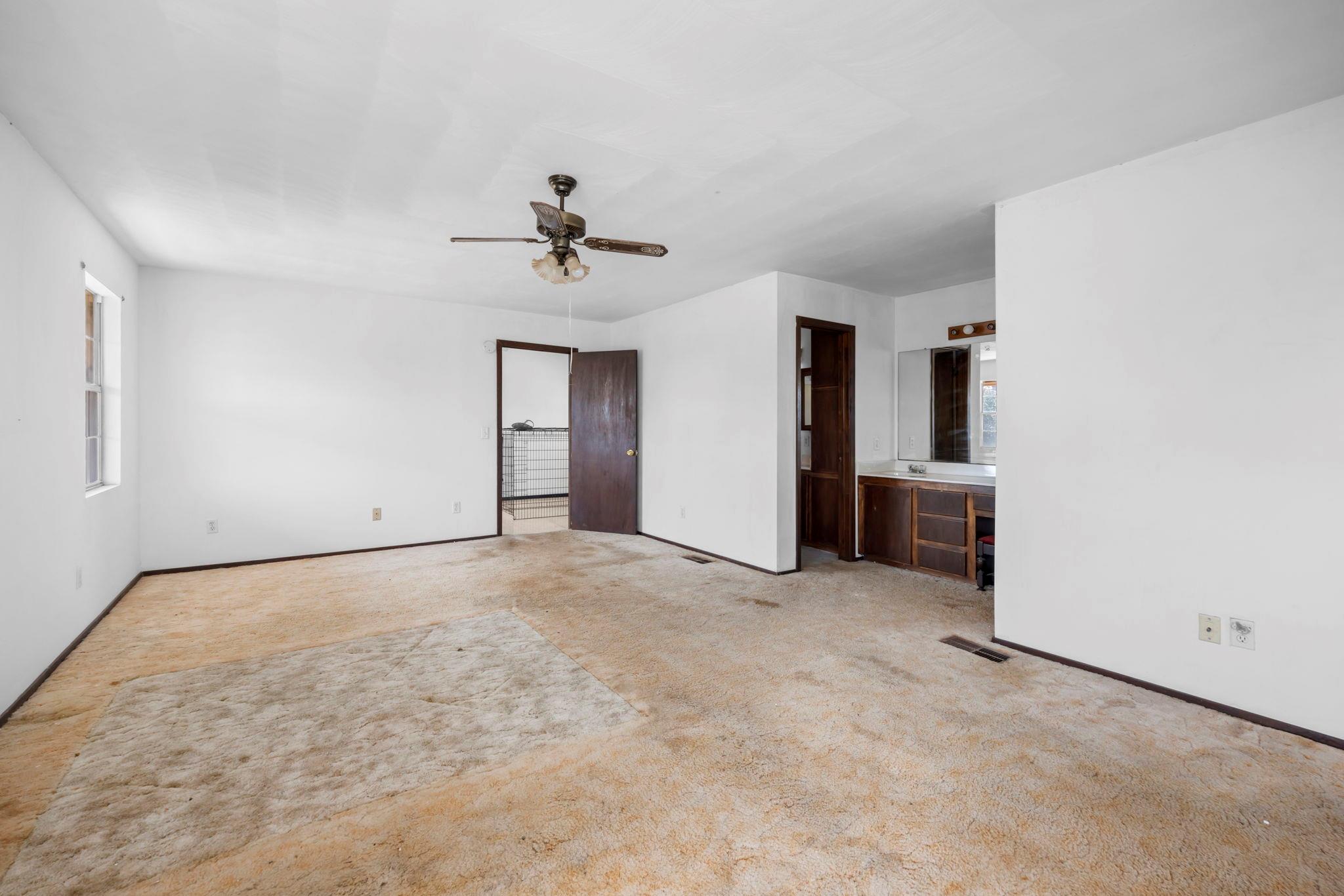 401 S Love Ave, Florence, TX 76527