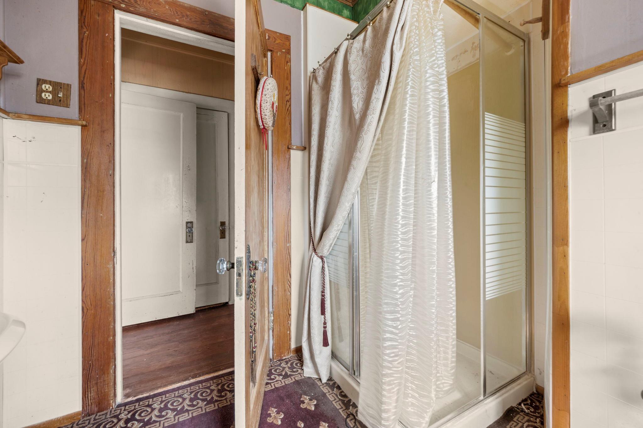 401 S Love Ave, Florence, TX 76527