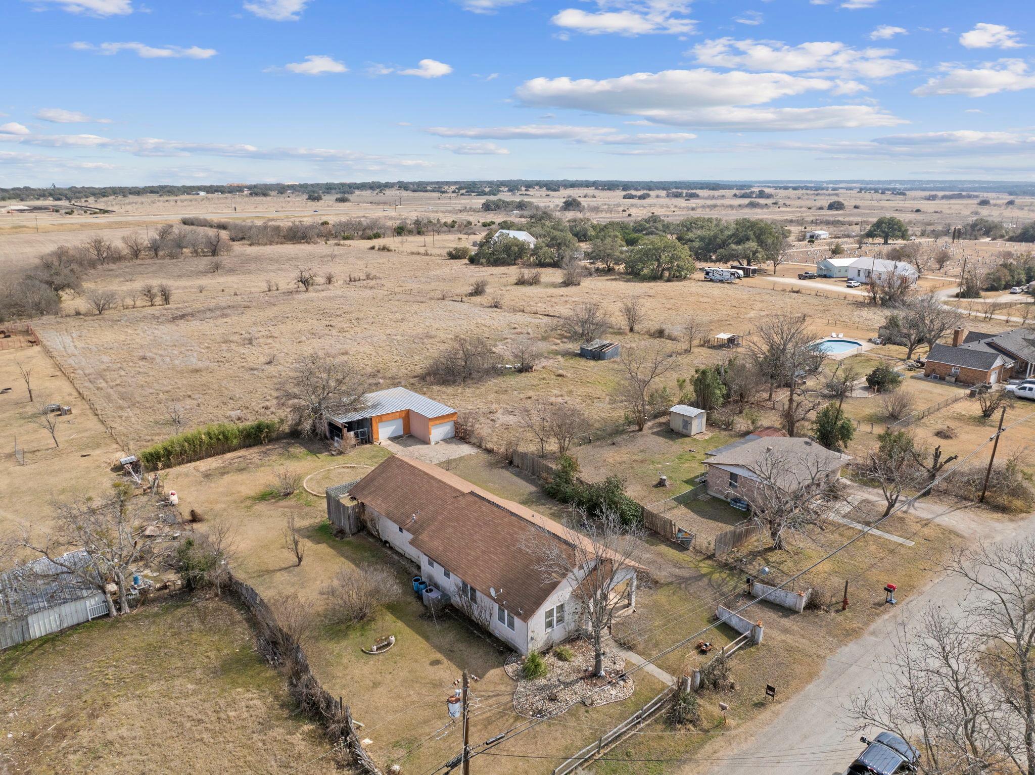 401 S Love Ave, Florence, TX 76527