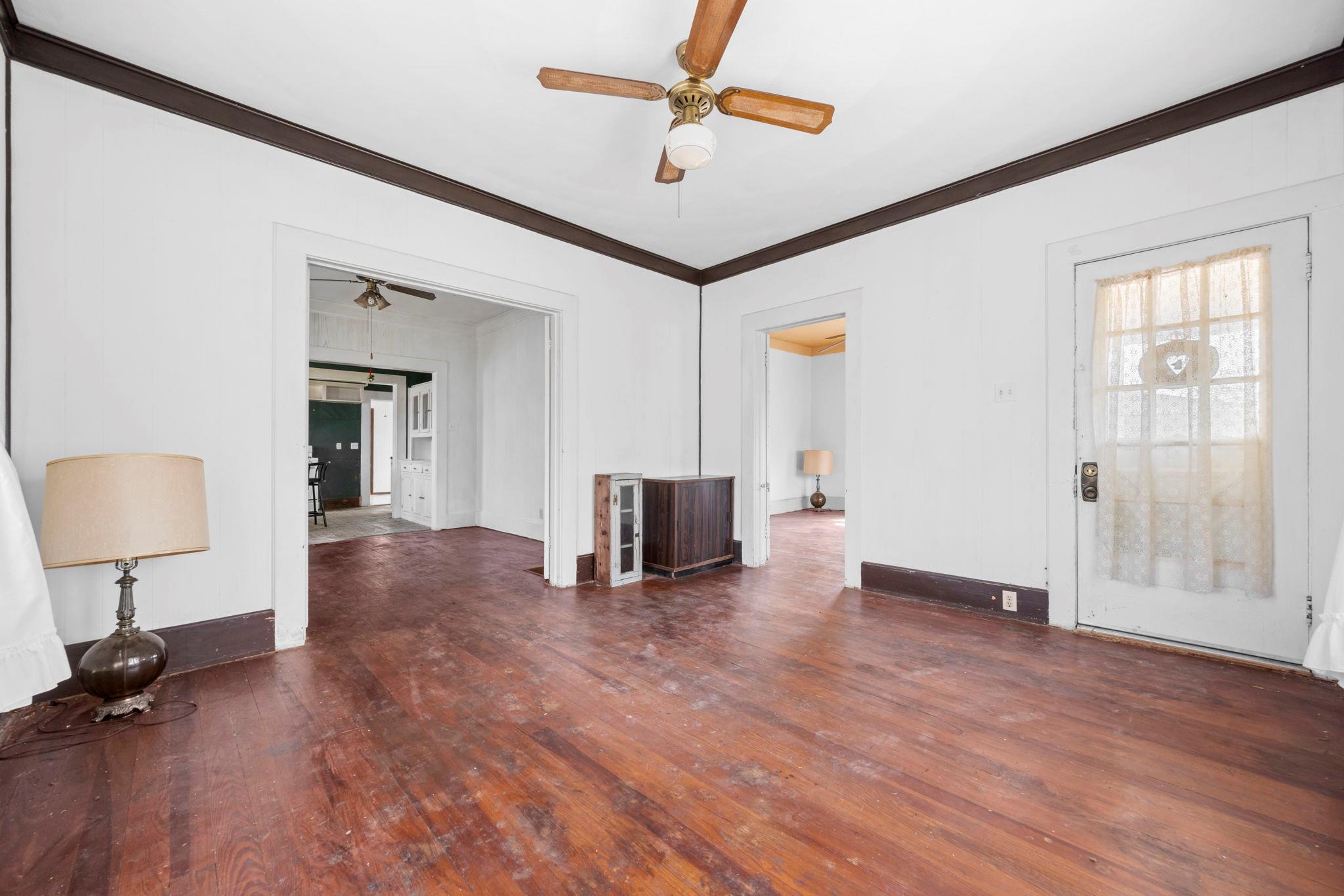 401 S Love Ave, Florence, TX 76527