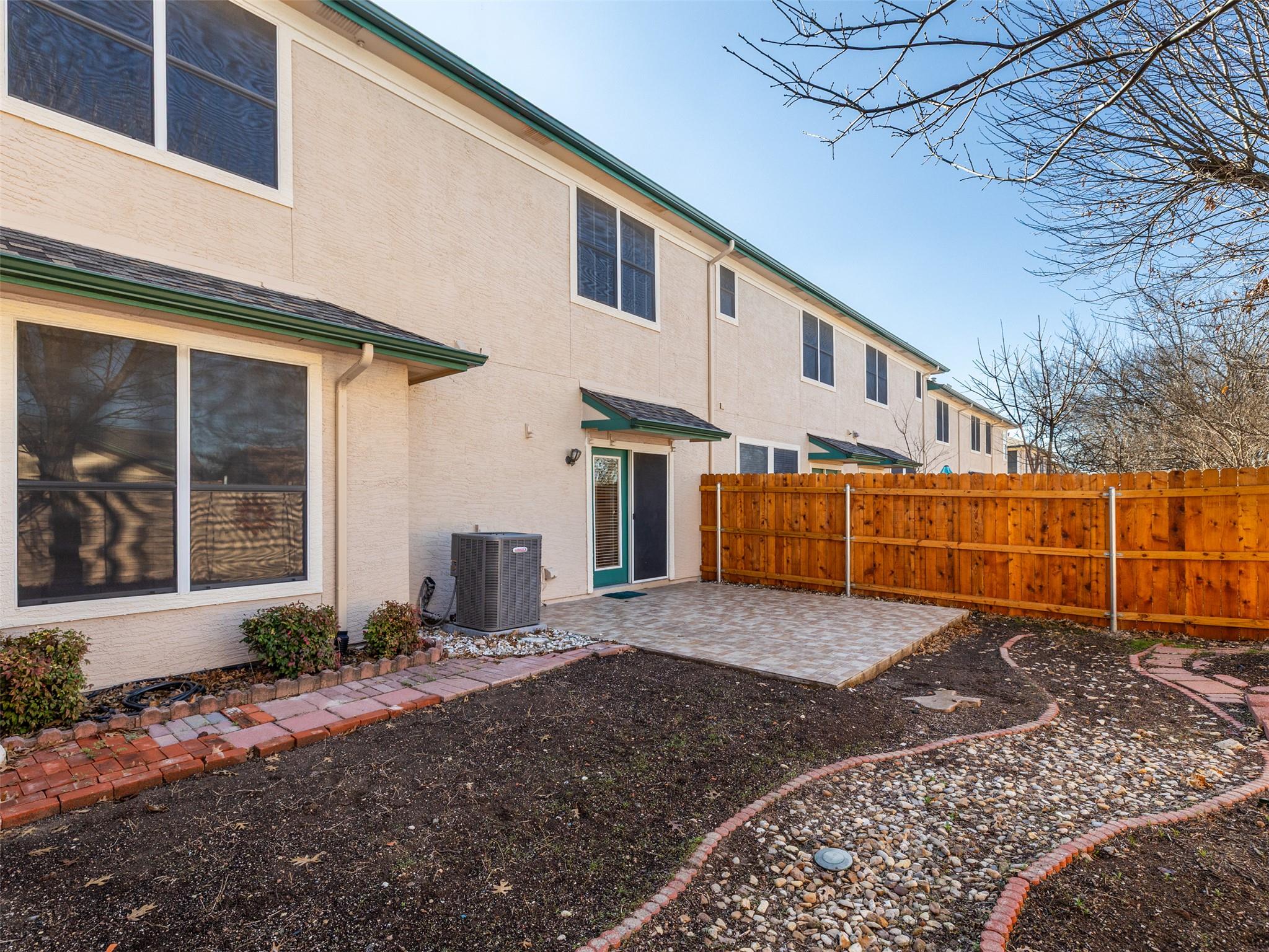 2100 Pipers Field Dr # 30, Austin, TX 78758