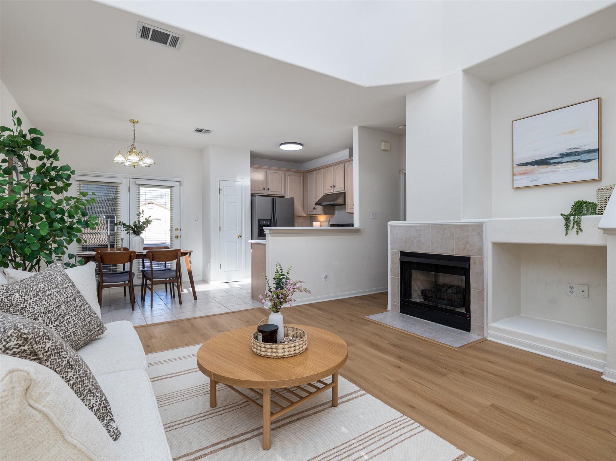 2100 Pipers Field Dr # 30, Austin, TX 78758