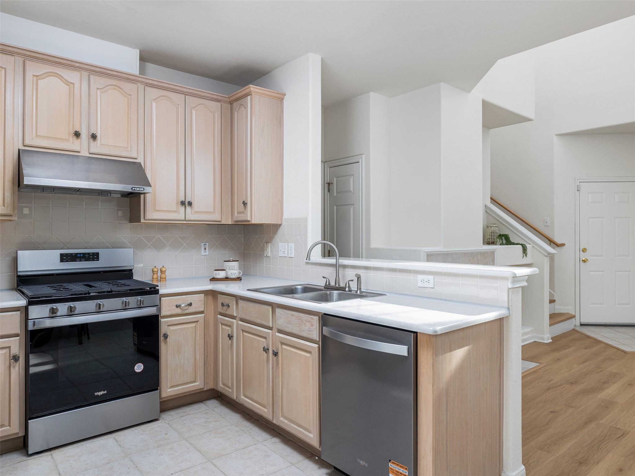 2100 Pipers Field Dr # 30, Austin, TX 78758