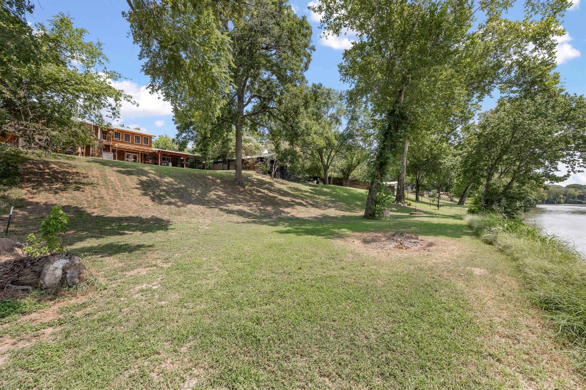 315 Riverwood Dr, Bastrop, TX 78602