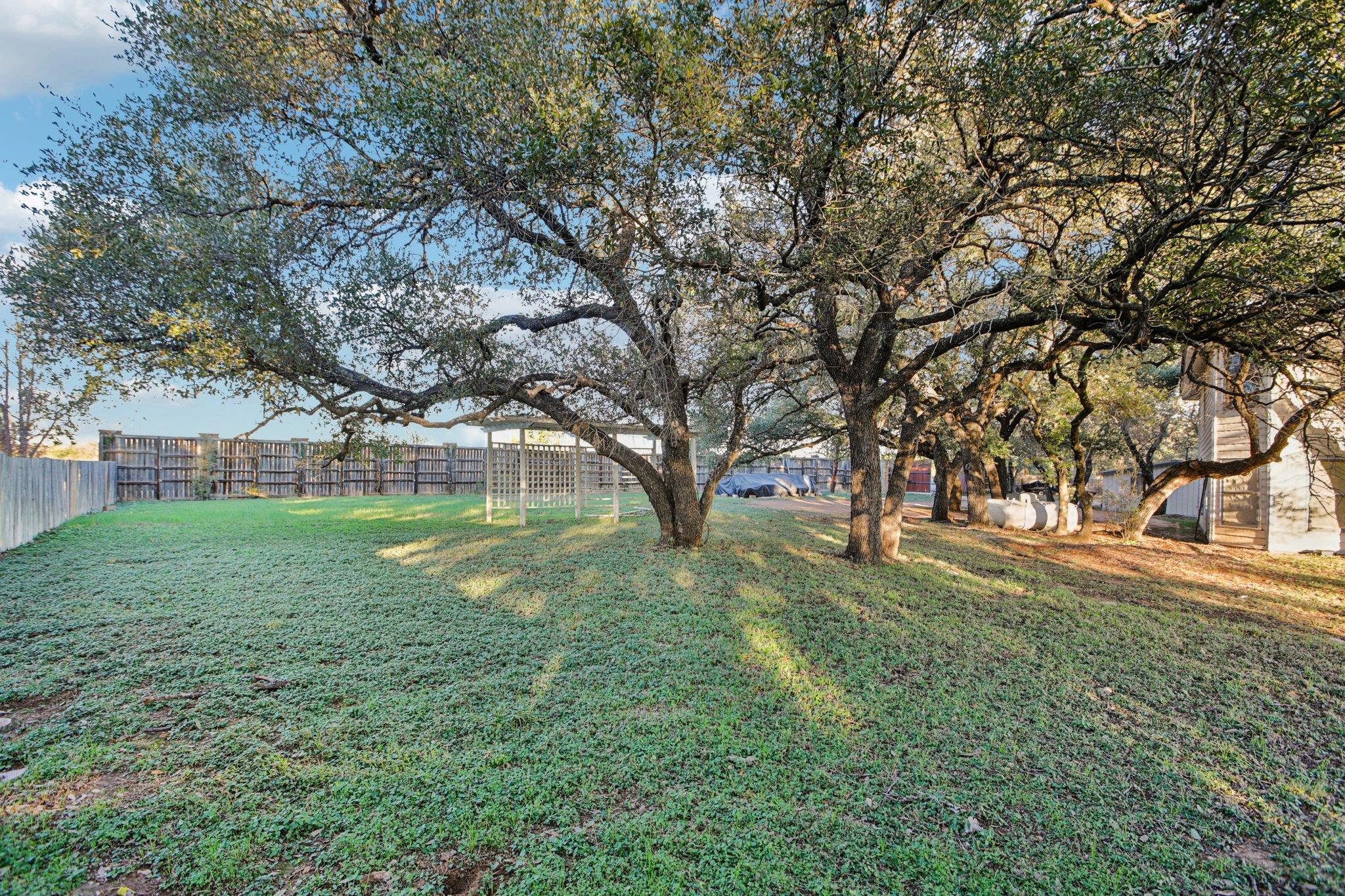 24333 Pedernales Cliff Trl, Spicewood, TX 78669