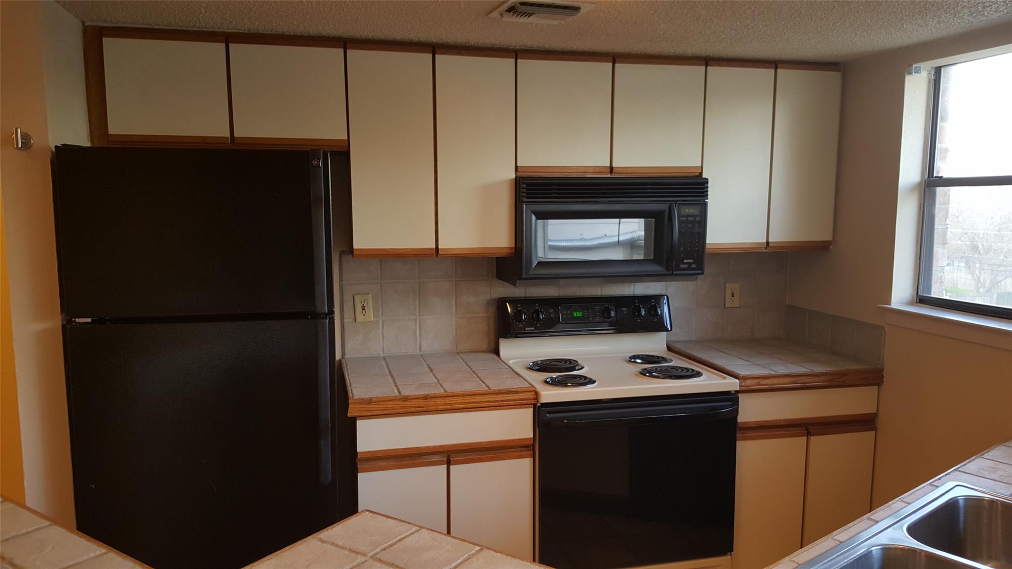 2500 Burleson Rd # 221, Austin, TX 78741