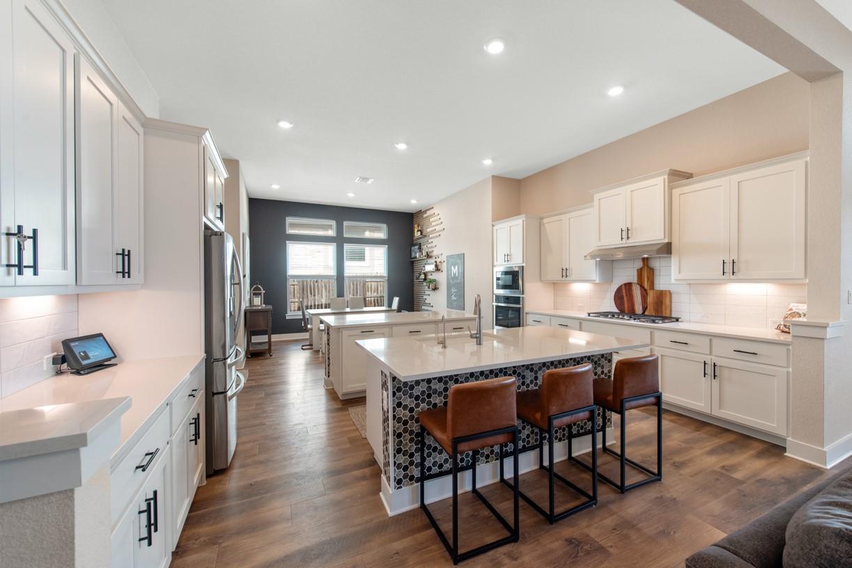 2341 Airport Dr, Leander, TX 78641