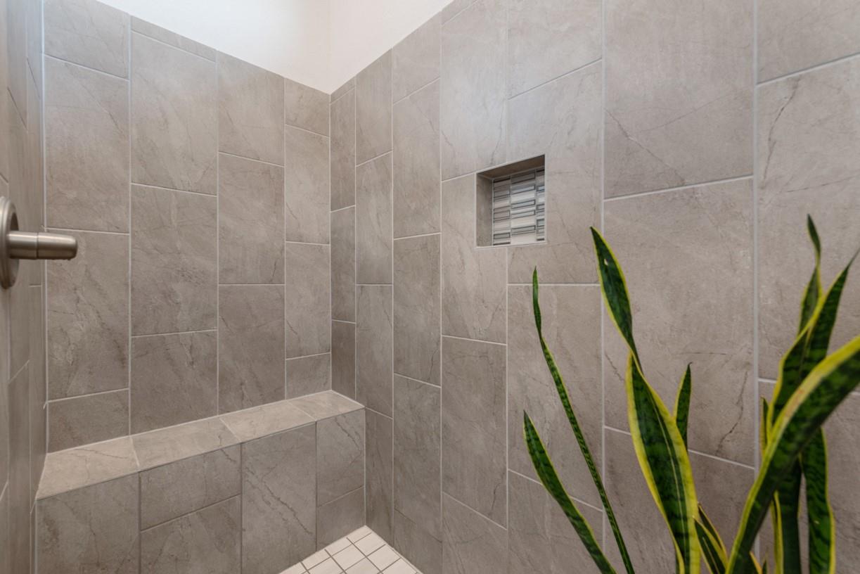 2341 Airport Dr, Leander, TX 78641