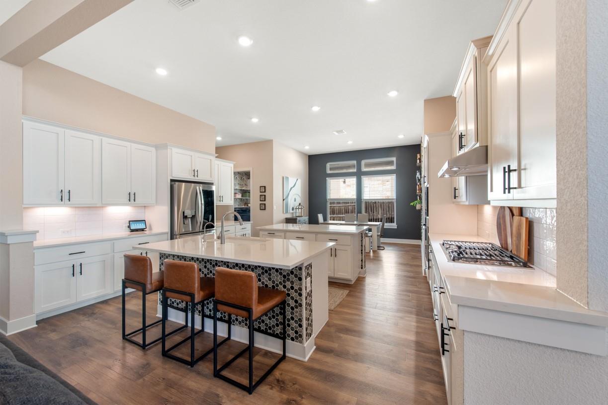 2341 Airport Dr, Leander, TX 78641