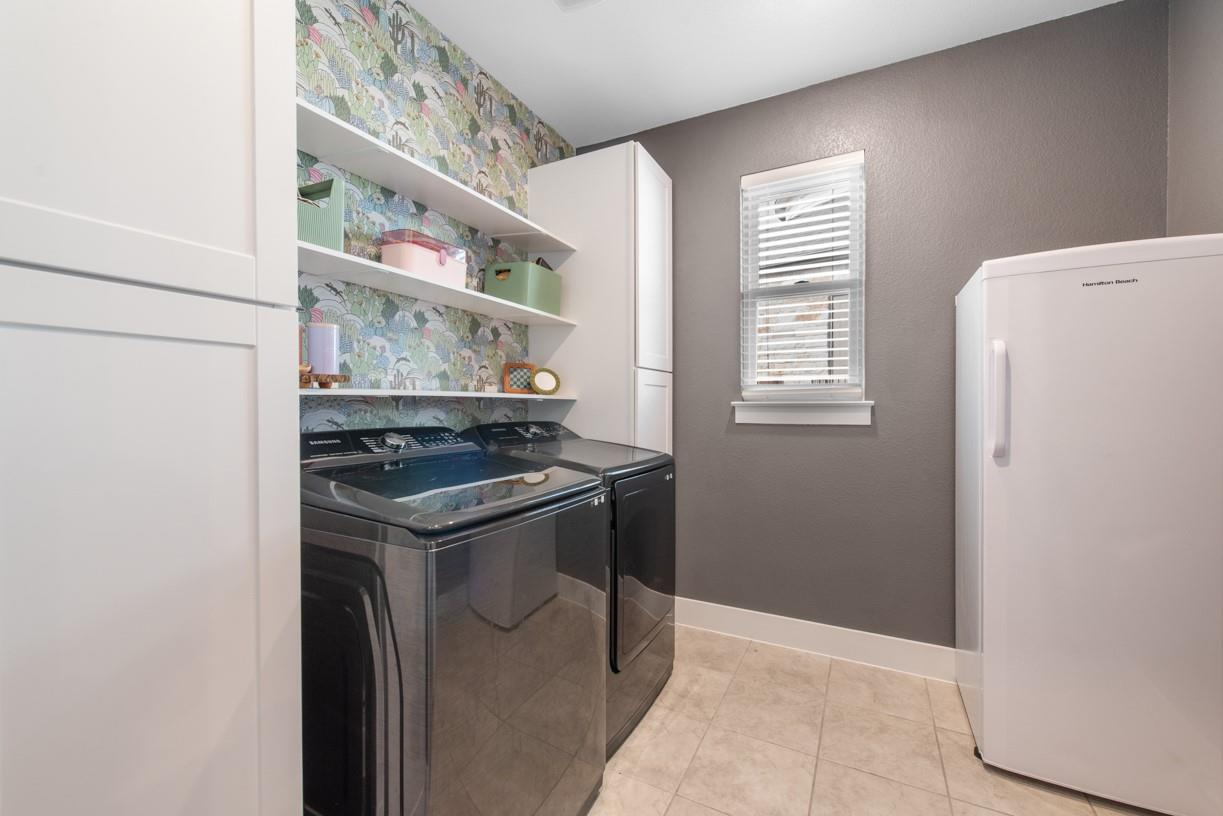 2341 Airport Dr, Leander, TX 78641