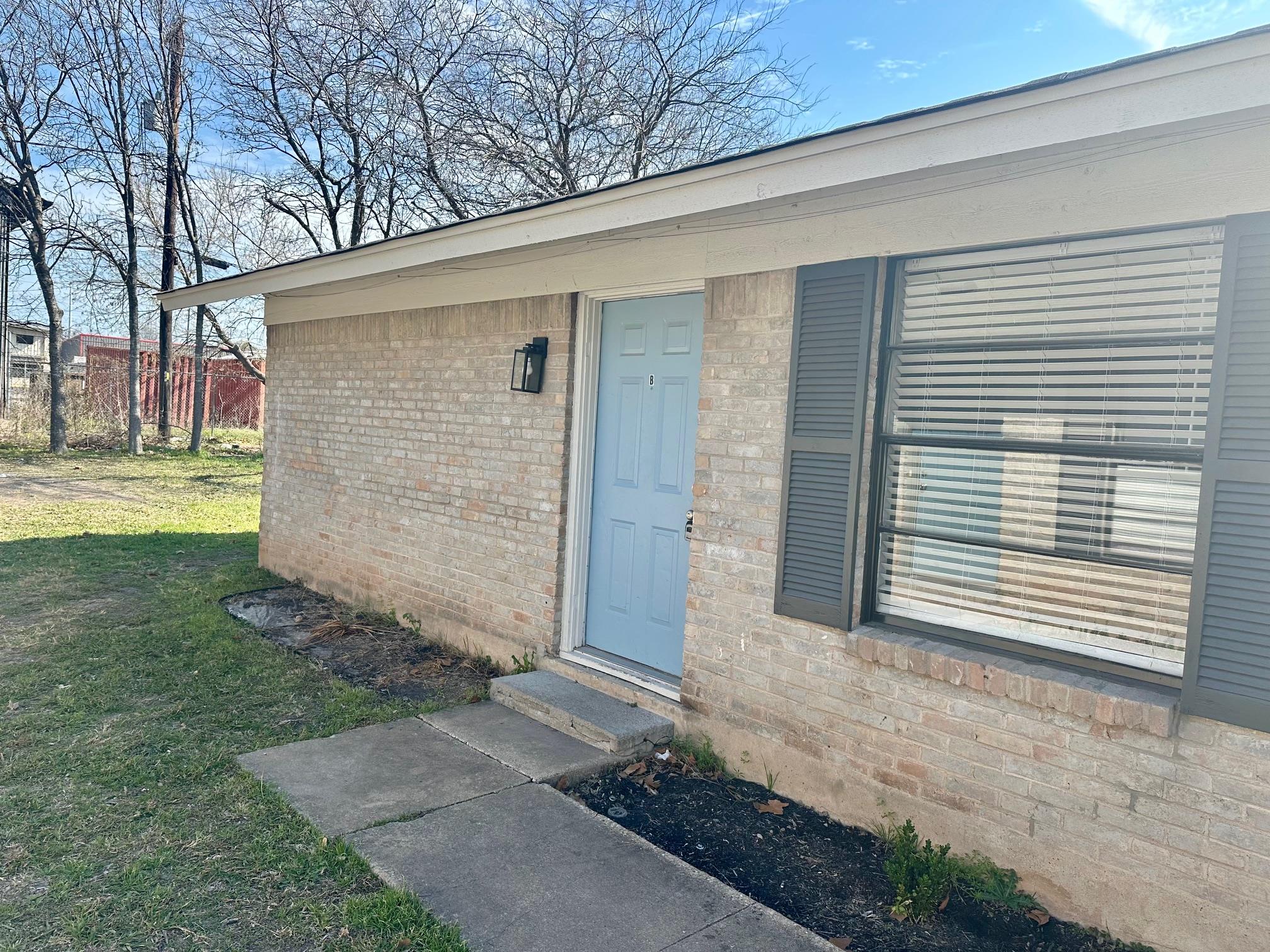 836 N Meadows Dr # B, Austin, TX 78758