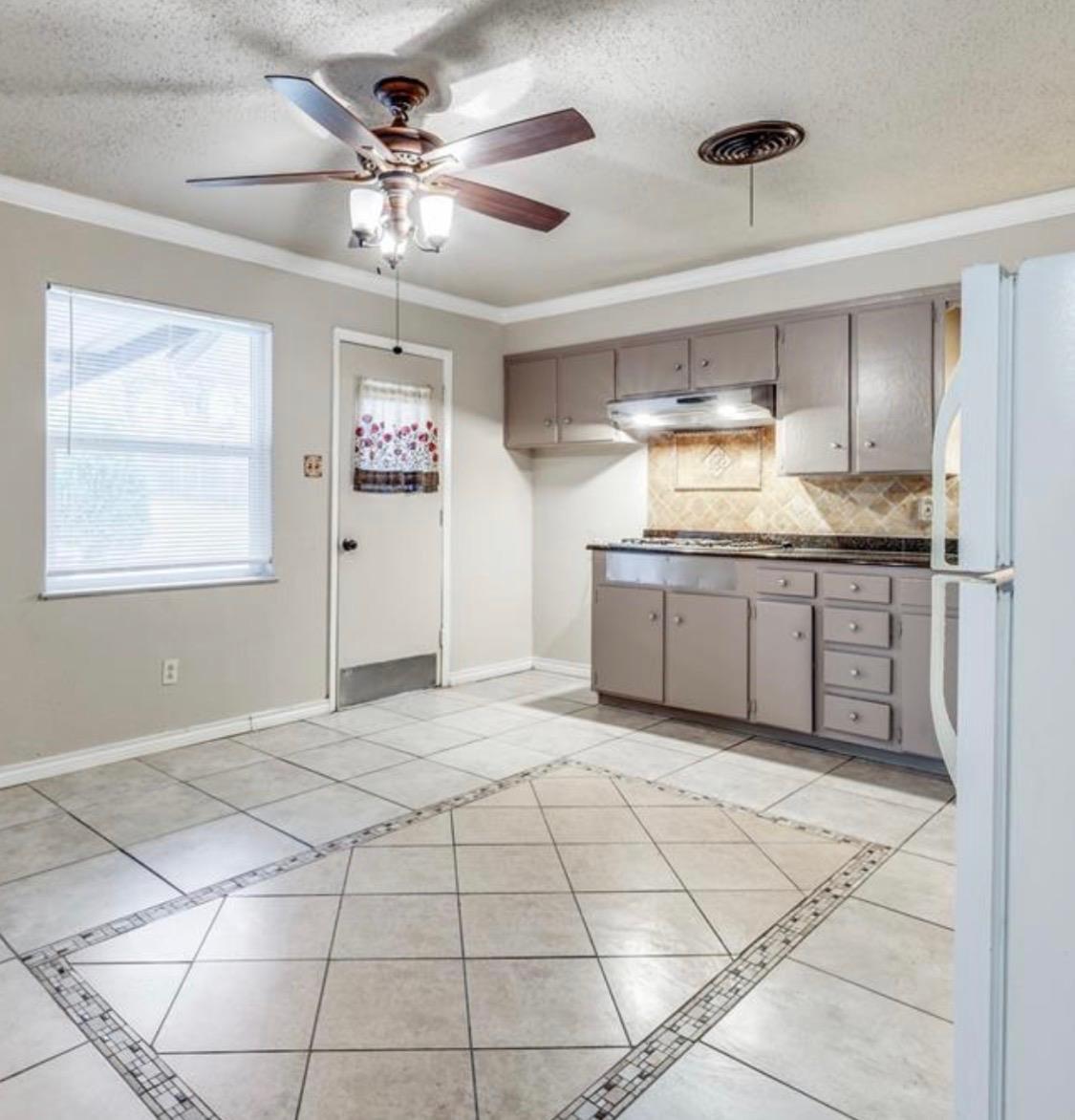 4744 Richard St, Forest Hill, TX 76119