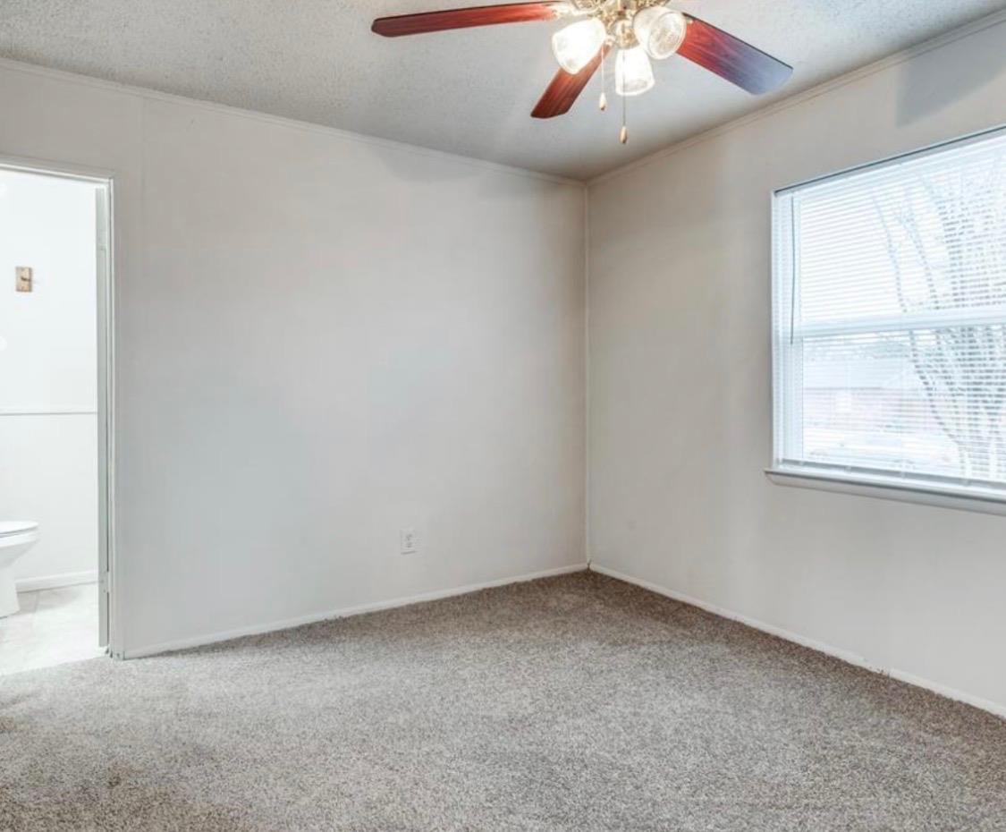 4744 Richard St, Forest Hill, TX 76119