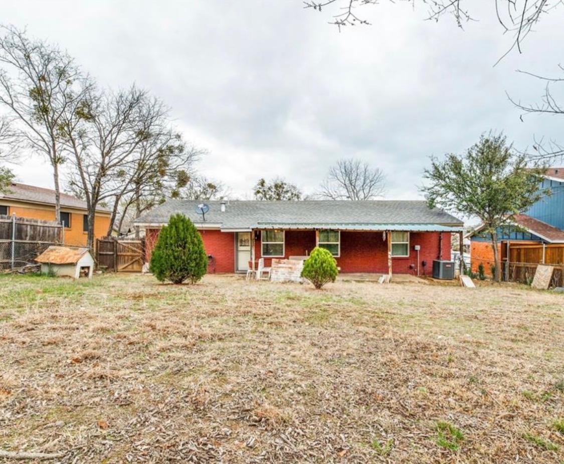 4744 Richard St, Forest Hill, TX 76119