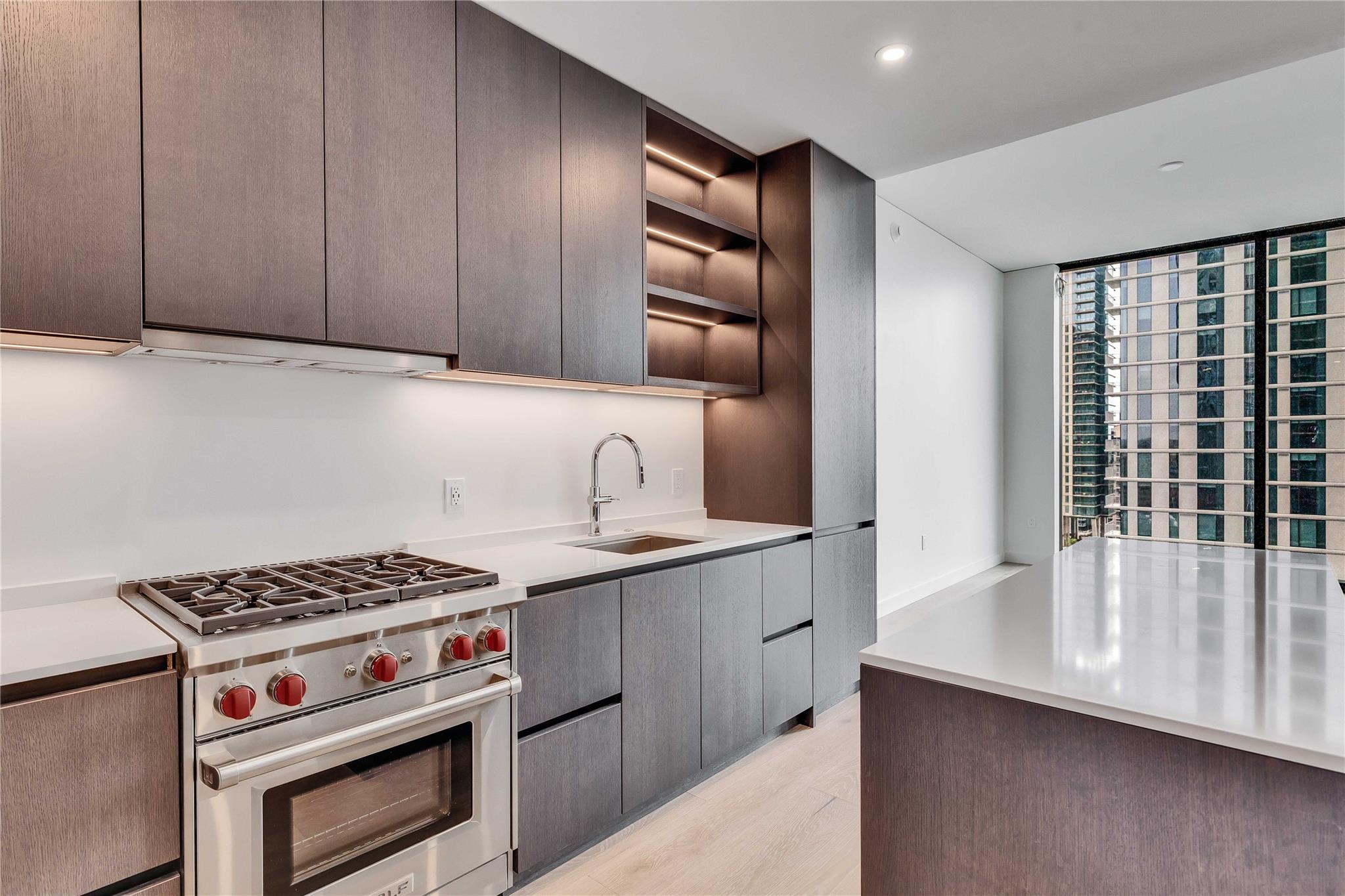 610 Davis St # 2003, Austin, TX 78701