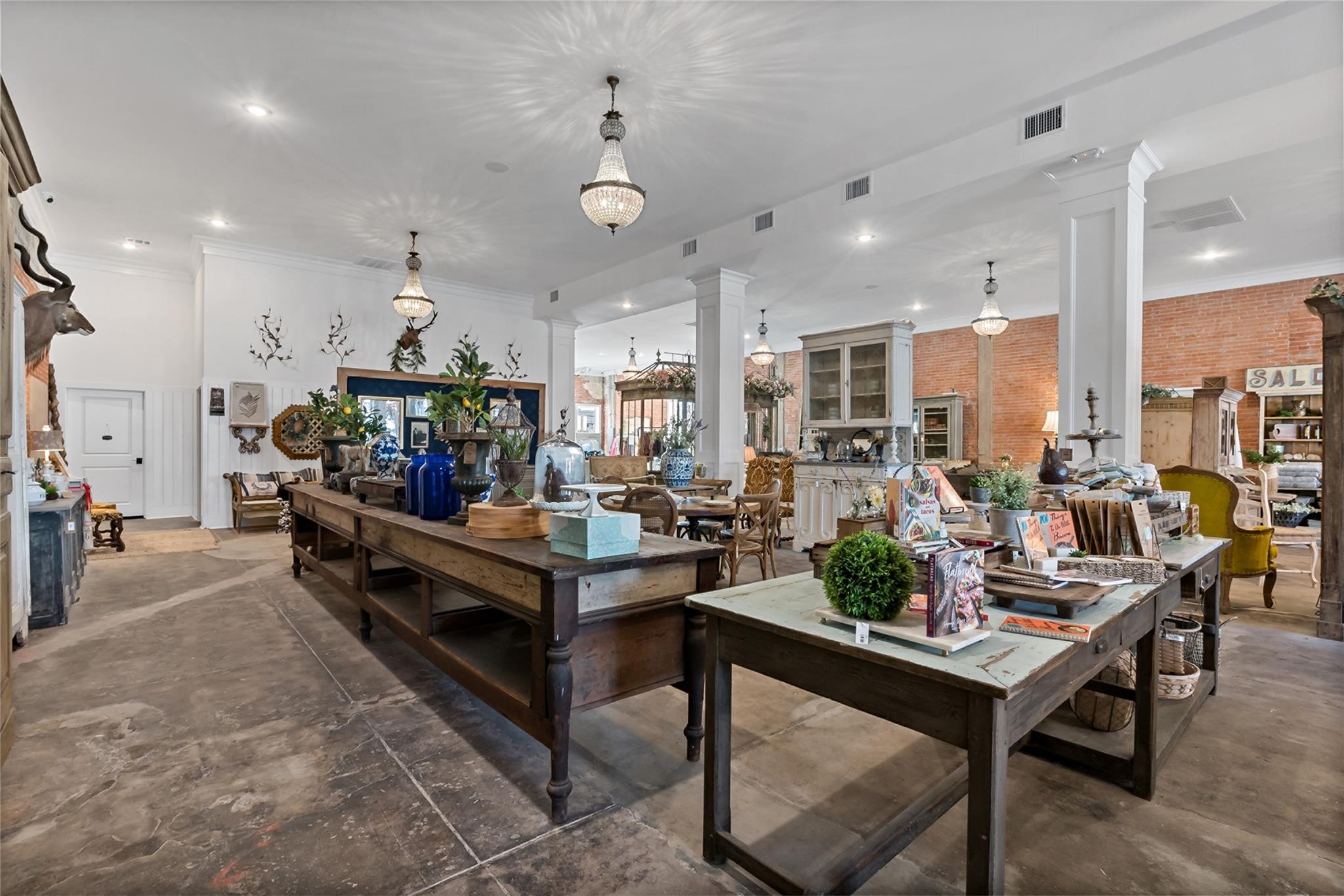 205 S Main St, Bryan, TX 77803