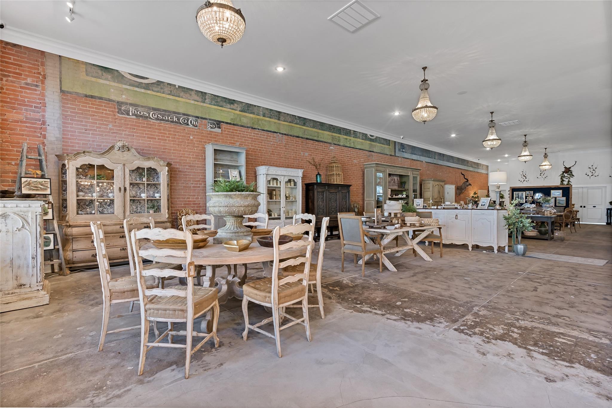 205 S Main St, Bryan, TX 77803