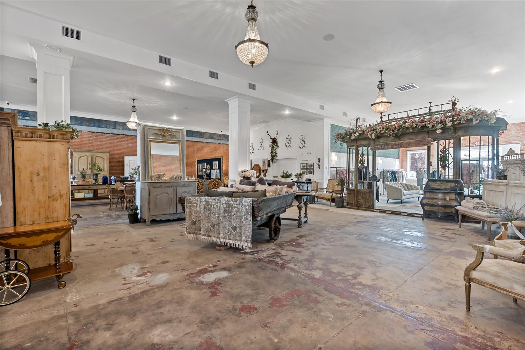 205 S Main St, Bryan, TX 77803