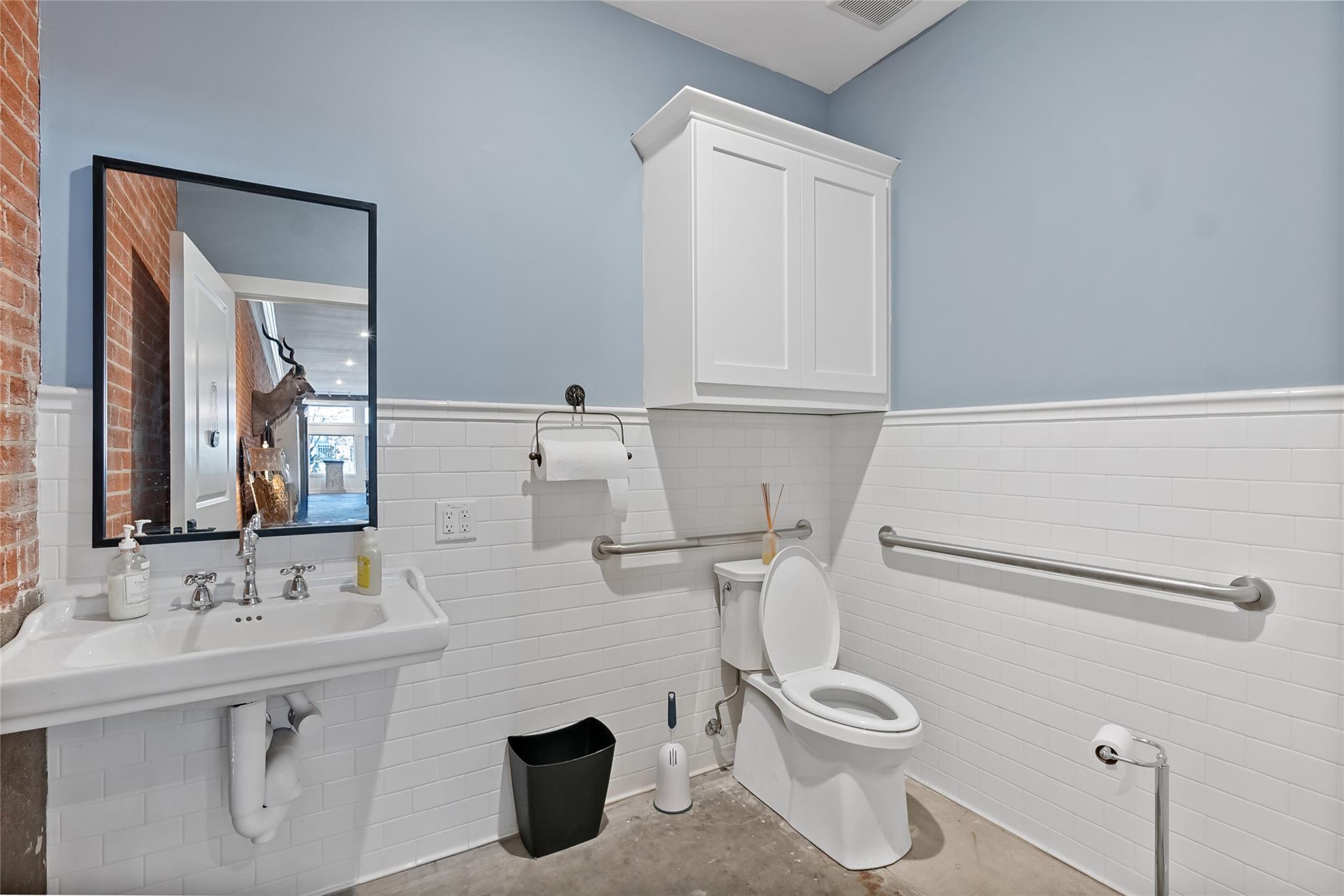 205 S Main St, Bryan, TX 77803