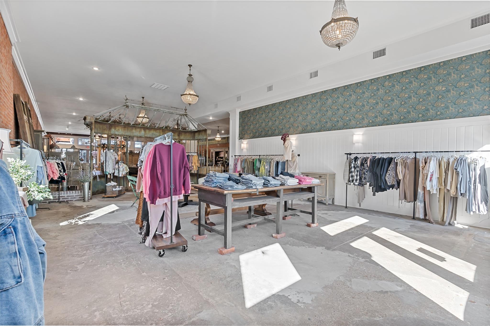 205 S Main St, Bryan, TX 77803