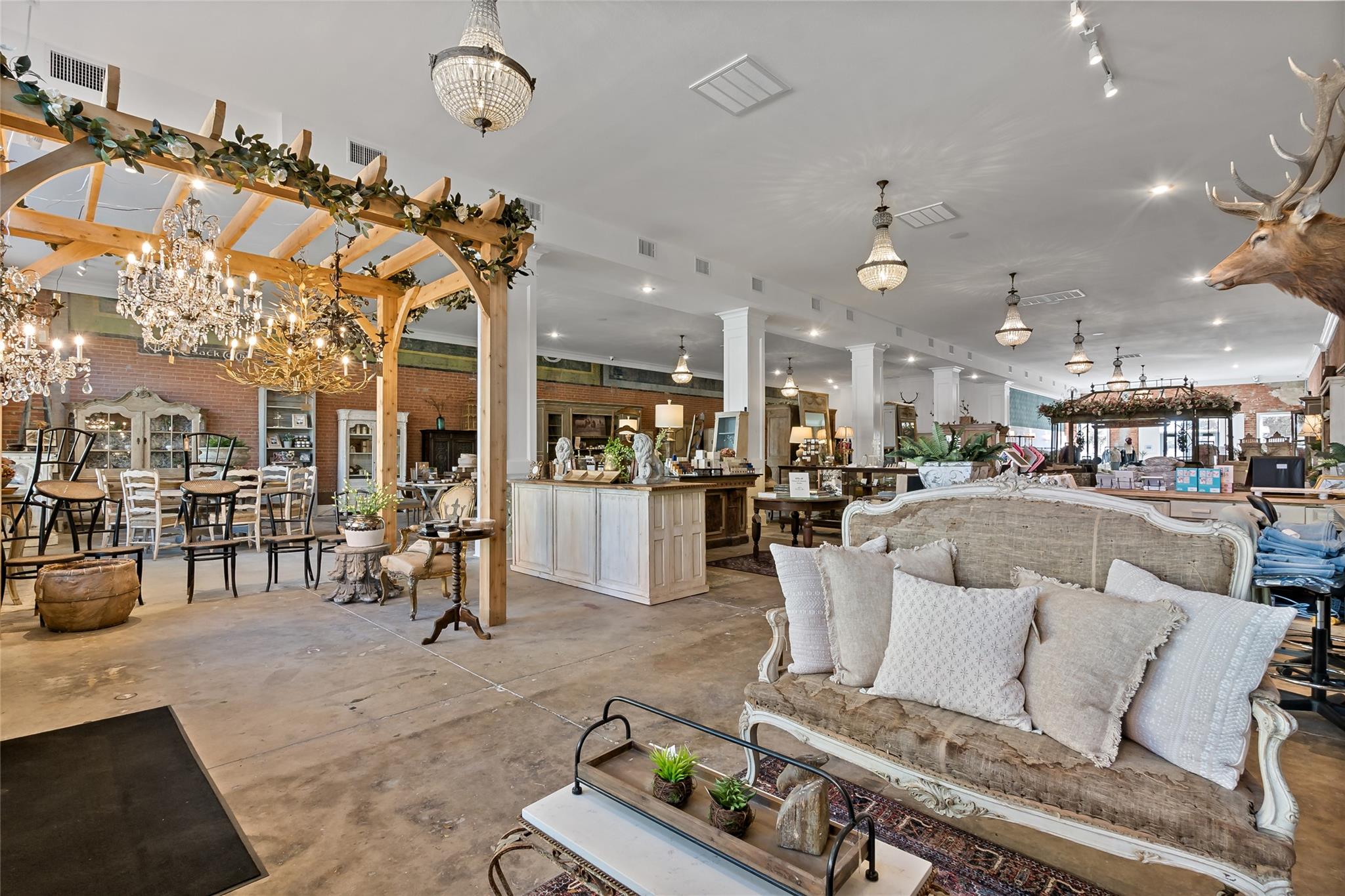 205 S Main St, Bryan, TX 77803