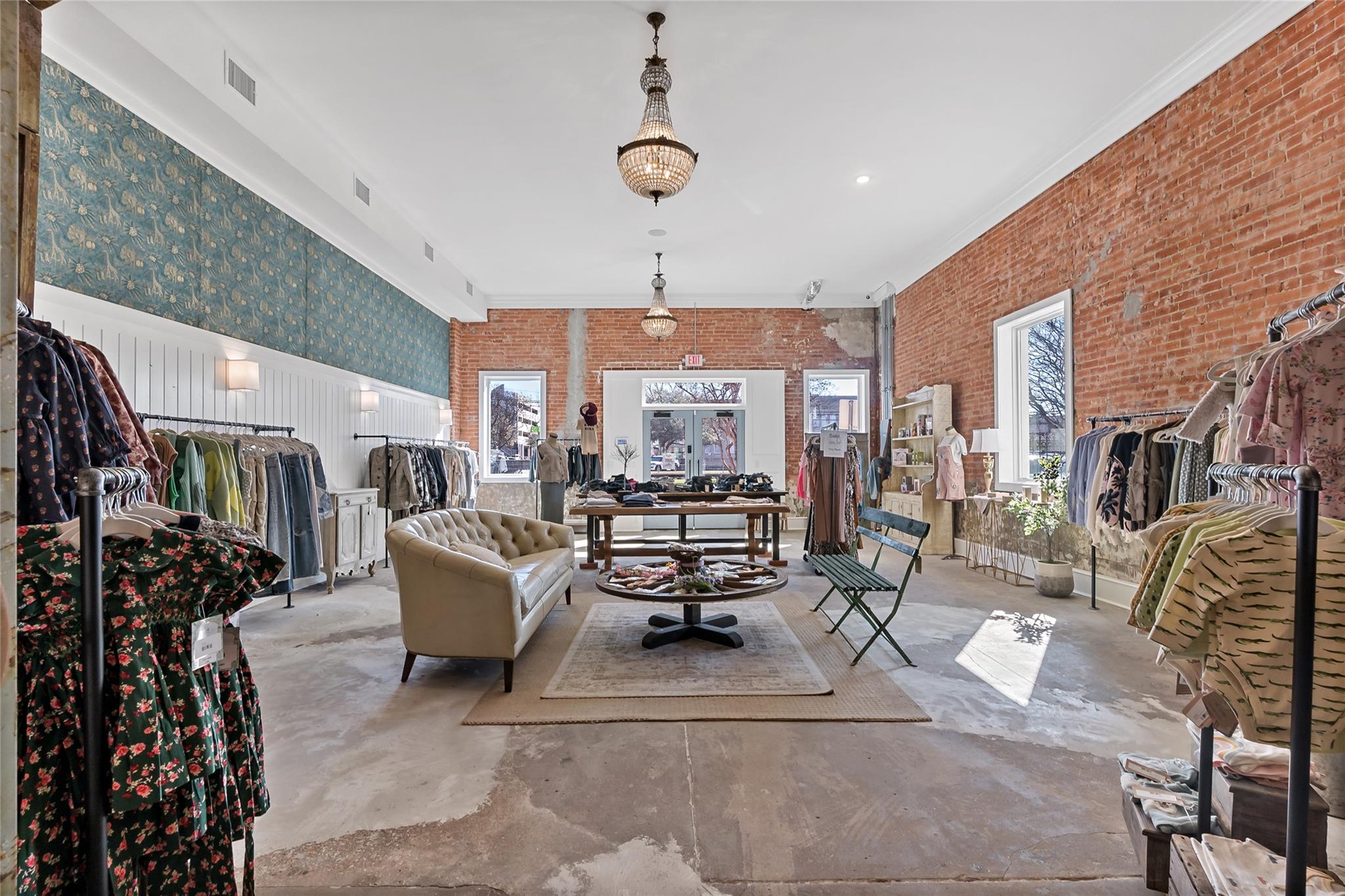 205 S Main St, Bryan, TX 77803