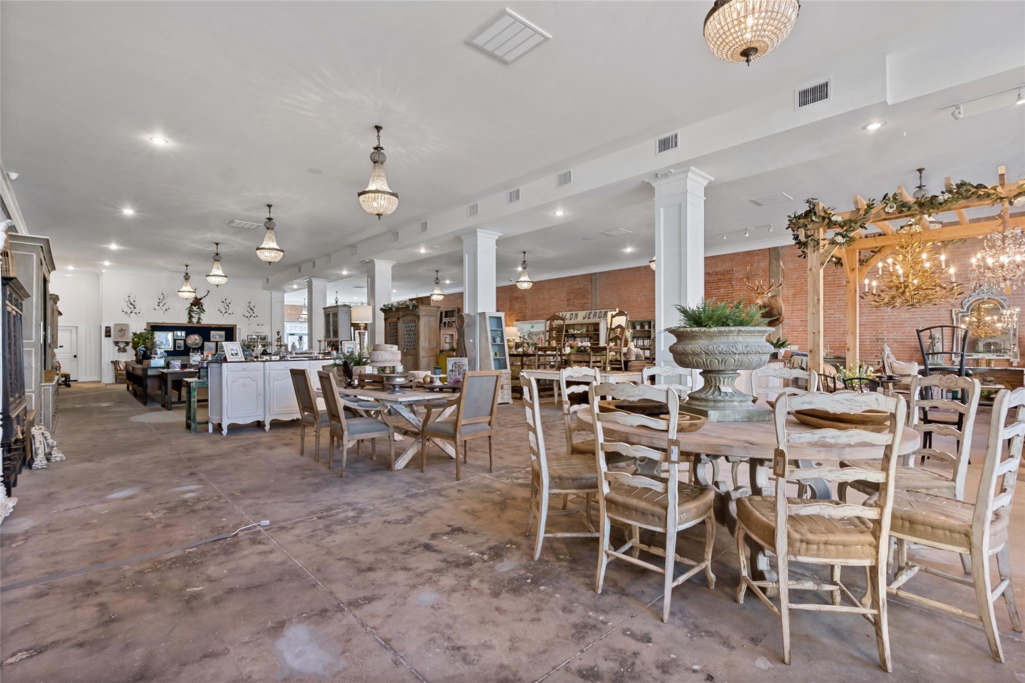 205 S Main St, Bryan, TX 77803