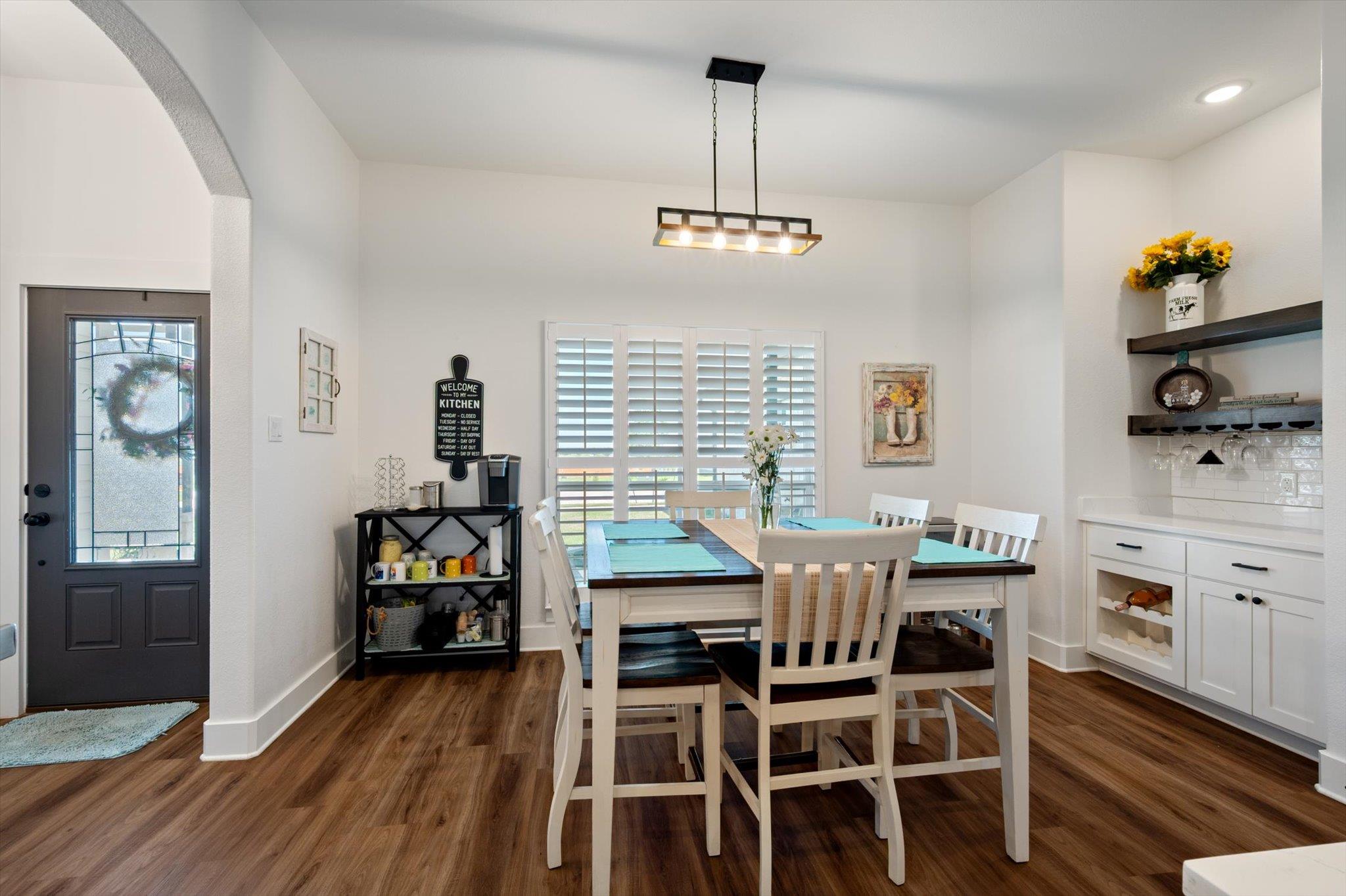 825 Niki Dr, Salado, TX 76571