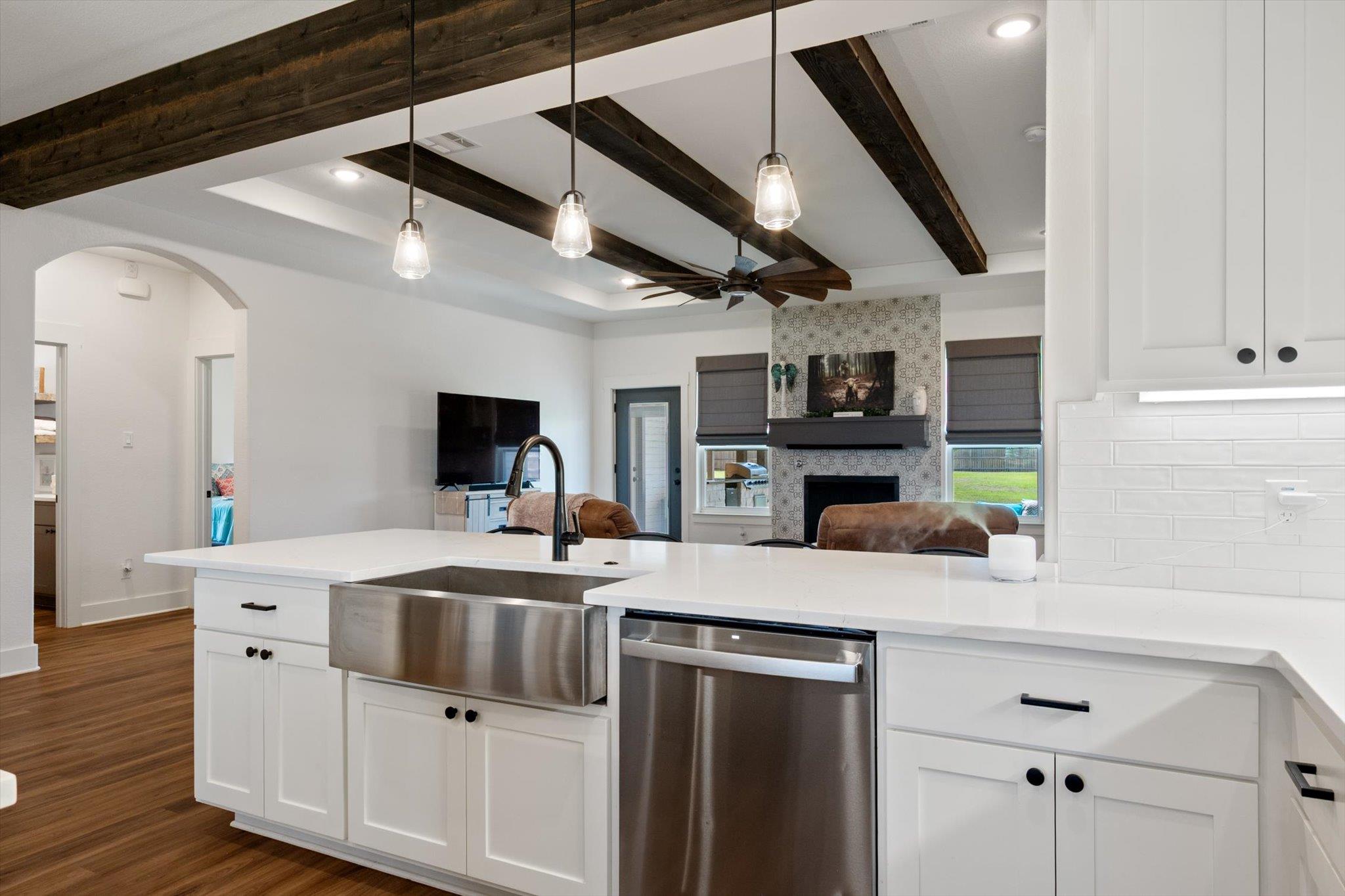 825 Niki Dr, Salado, TX 76571