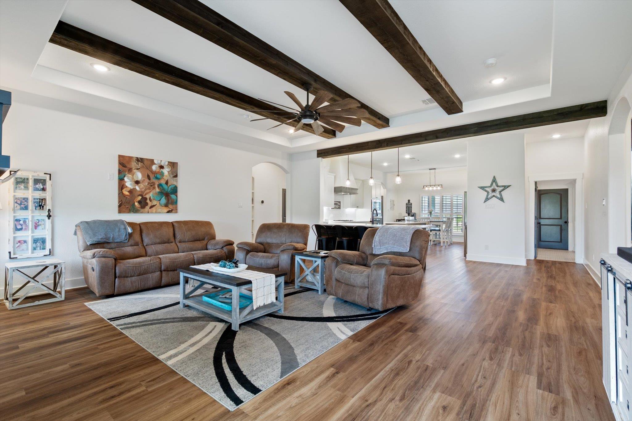 825 Niki Dr, Salado, TX 76571