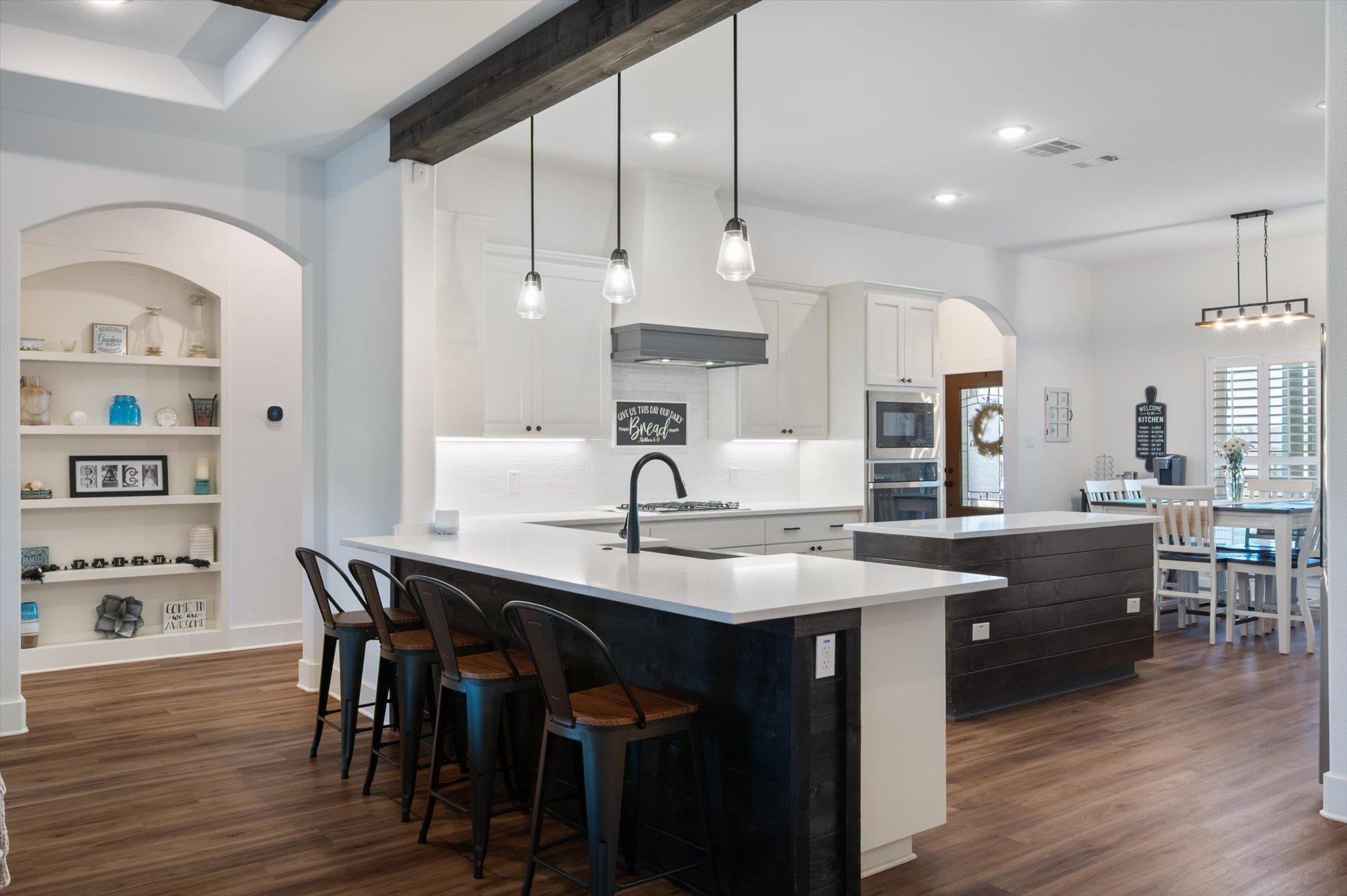 825 Niki Dr, Salado, TX 76571