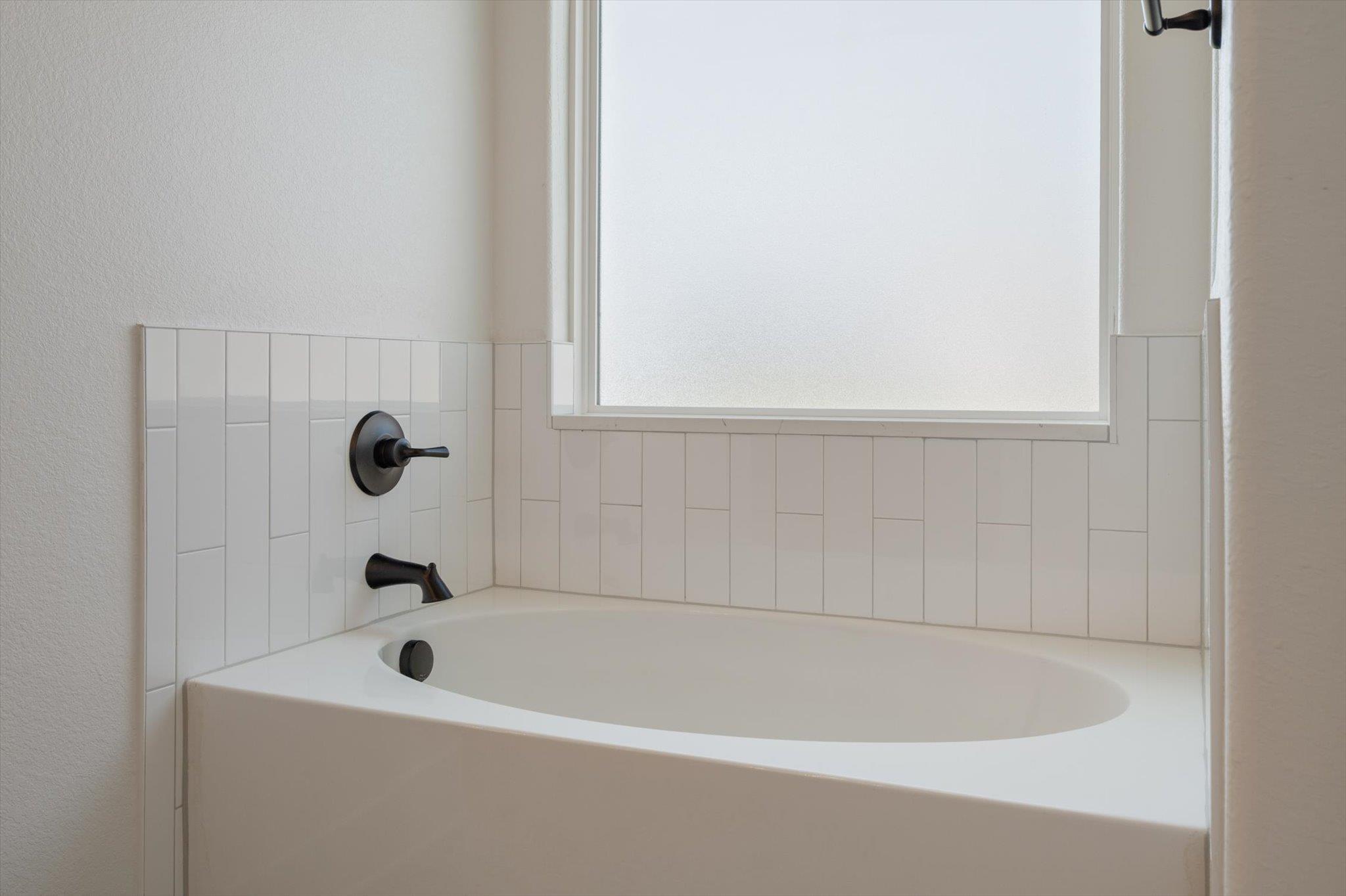 825 Niki Dr, Salado, TX 76571