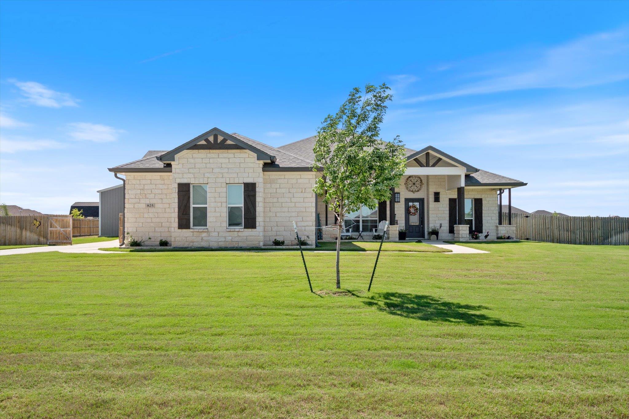825 Niki Dr, Salado, TX 76571
