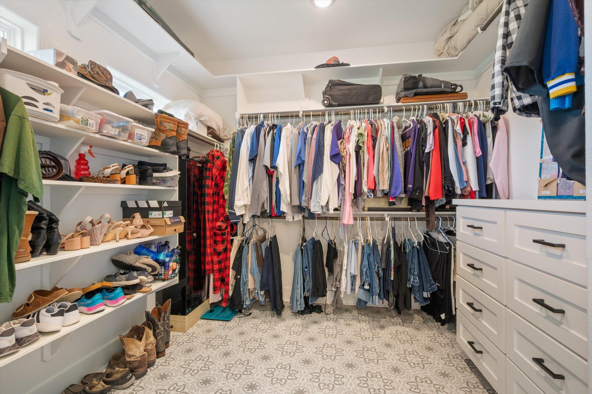 825 Niki Dr, Salado, TX 76571