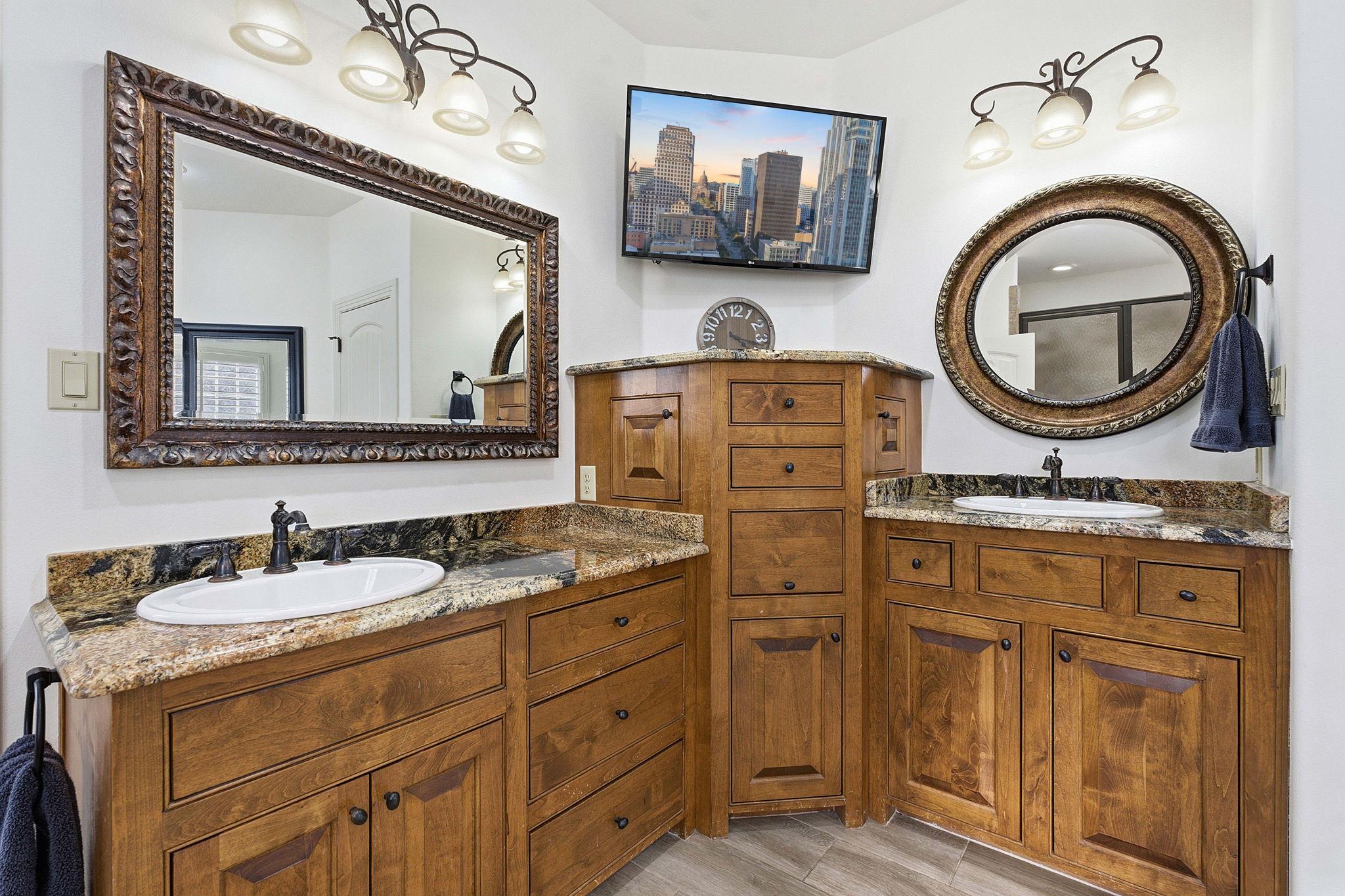 308 Oak Plaza Cv, Georgetown, TX 78628