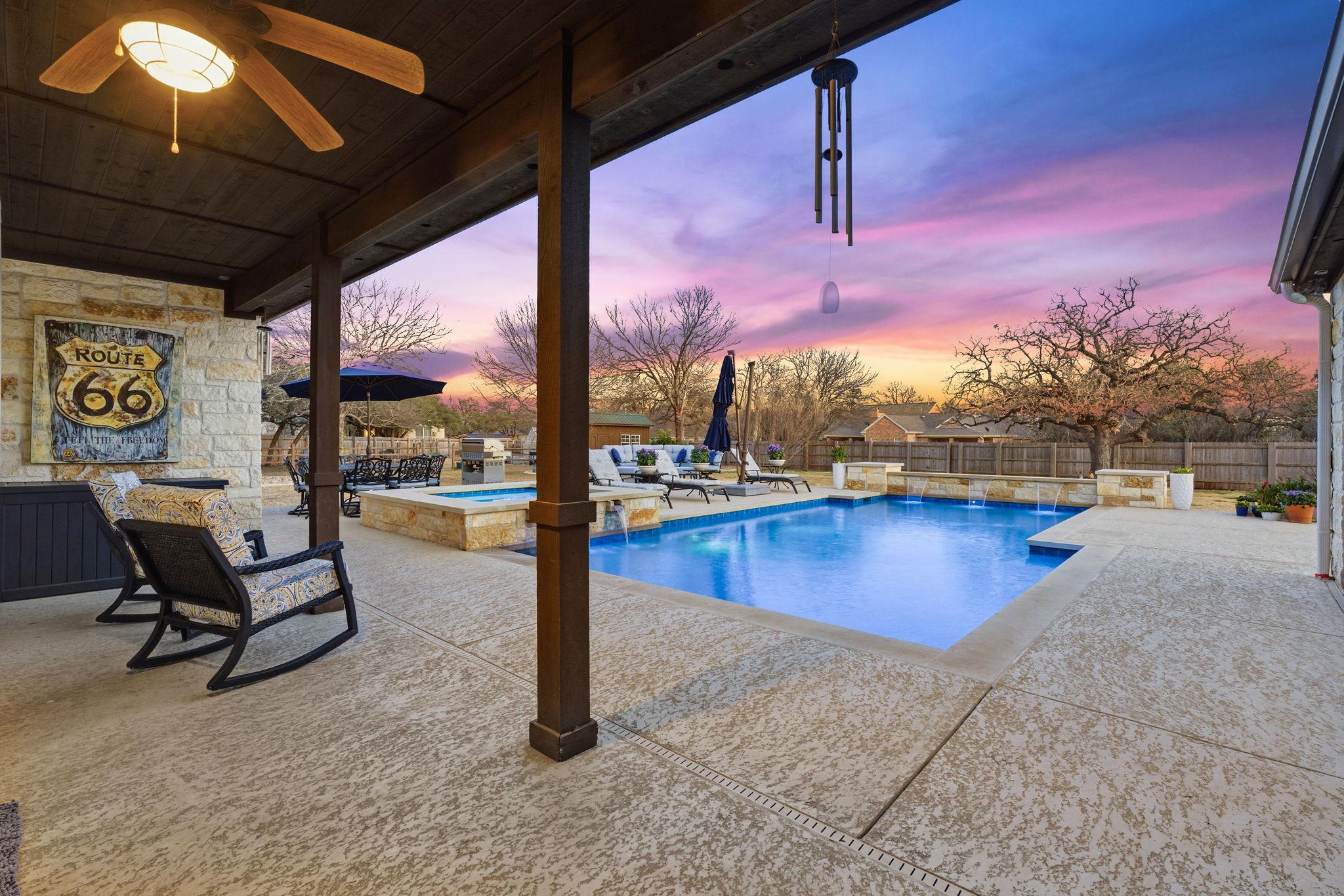 308 Oak Plaza Cv, Georgetown, TX 78628