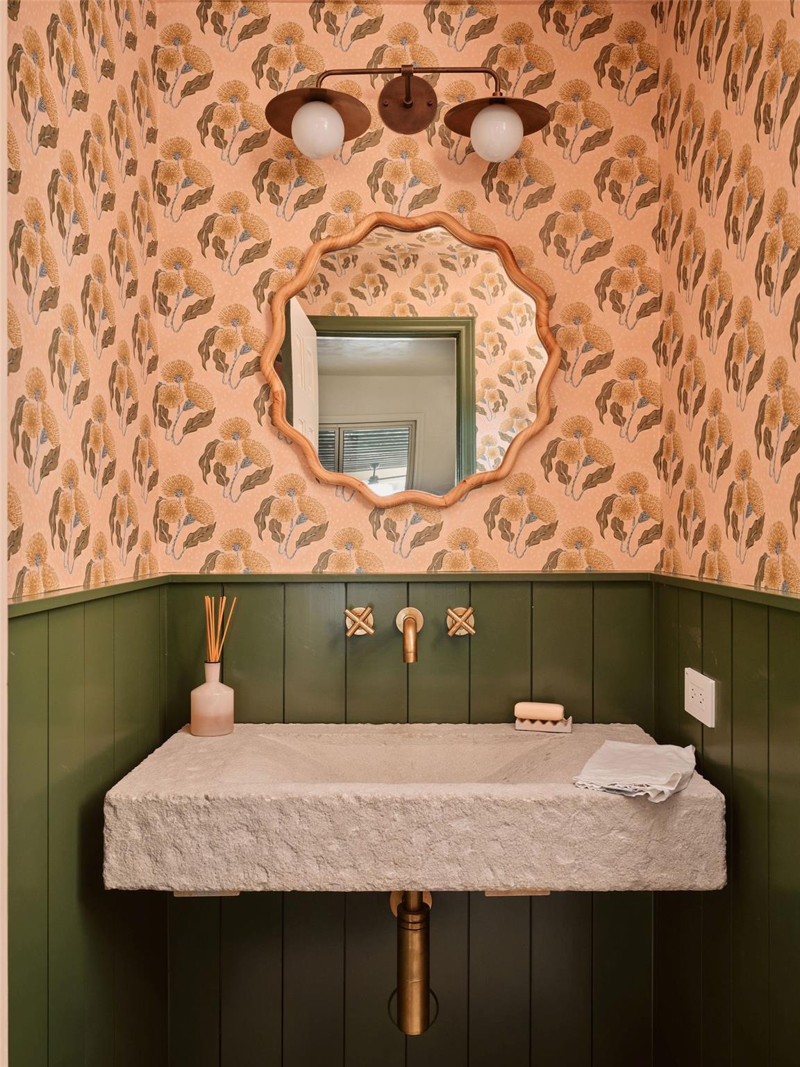 4622 Lake View Dr, Austin, TX 78731