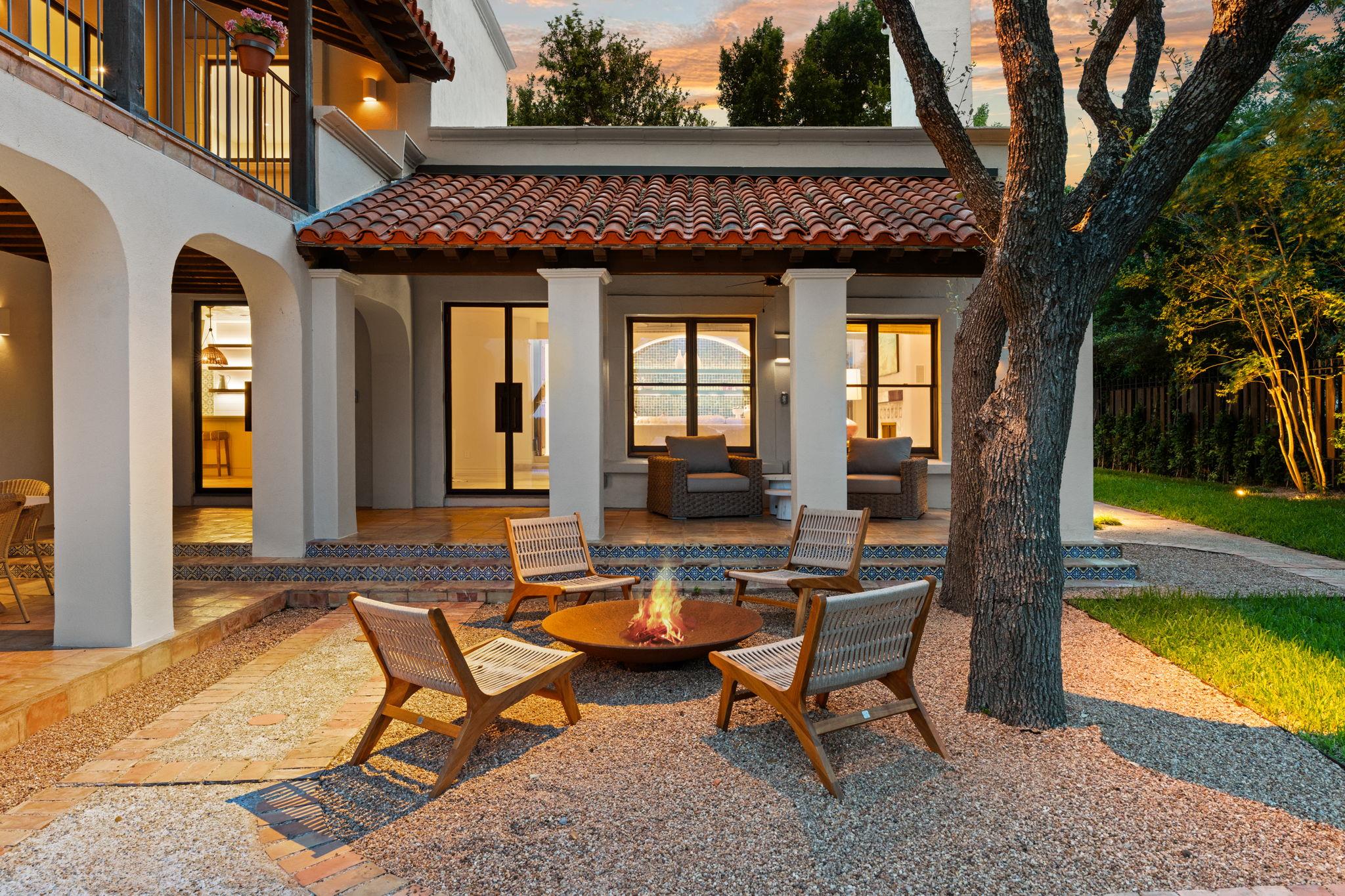 4622 Lake View Dr, Austin, TX 78731