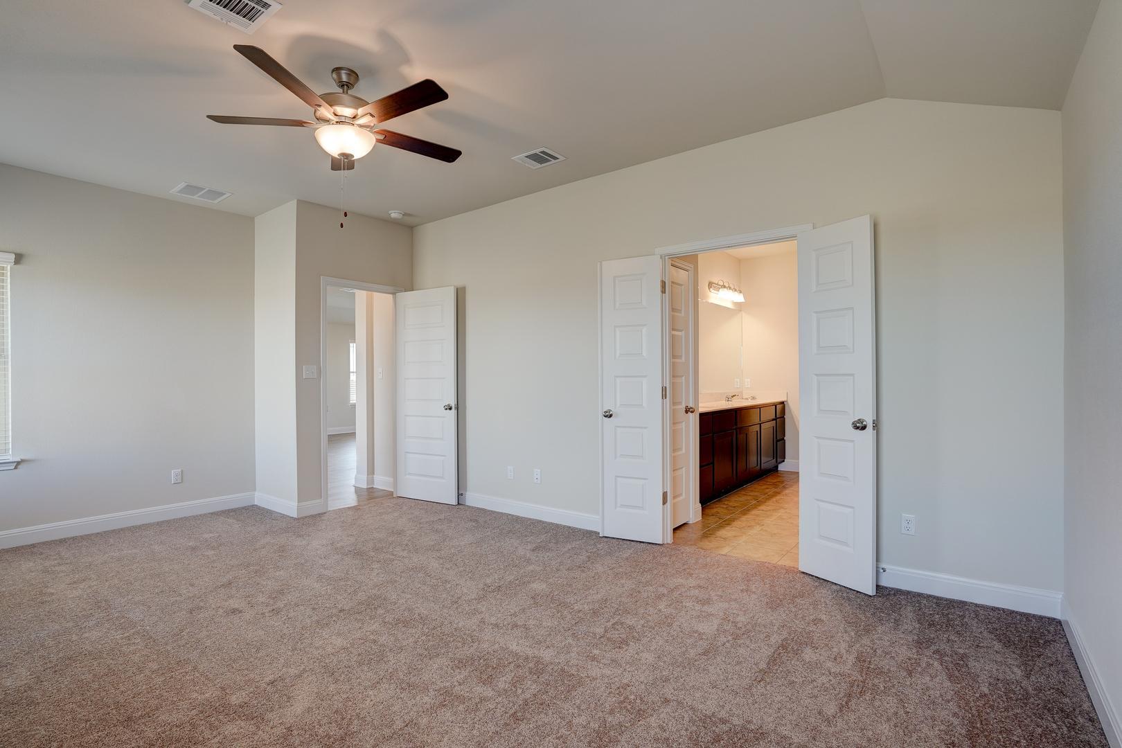 137 Goldfinch Dr, San Marcos, TX 78666