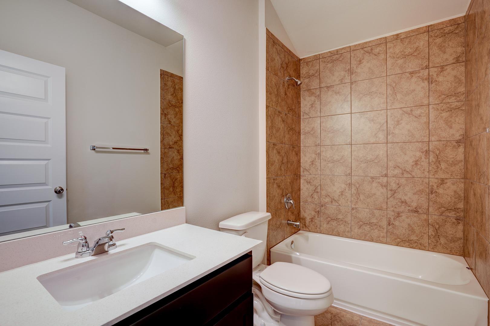 137 Goldfinch Dr, San Marcos, TX 78666