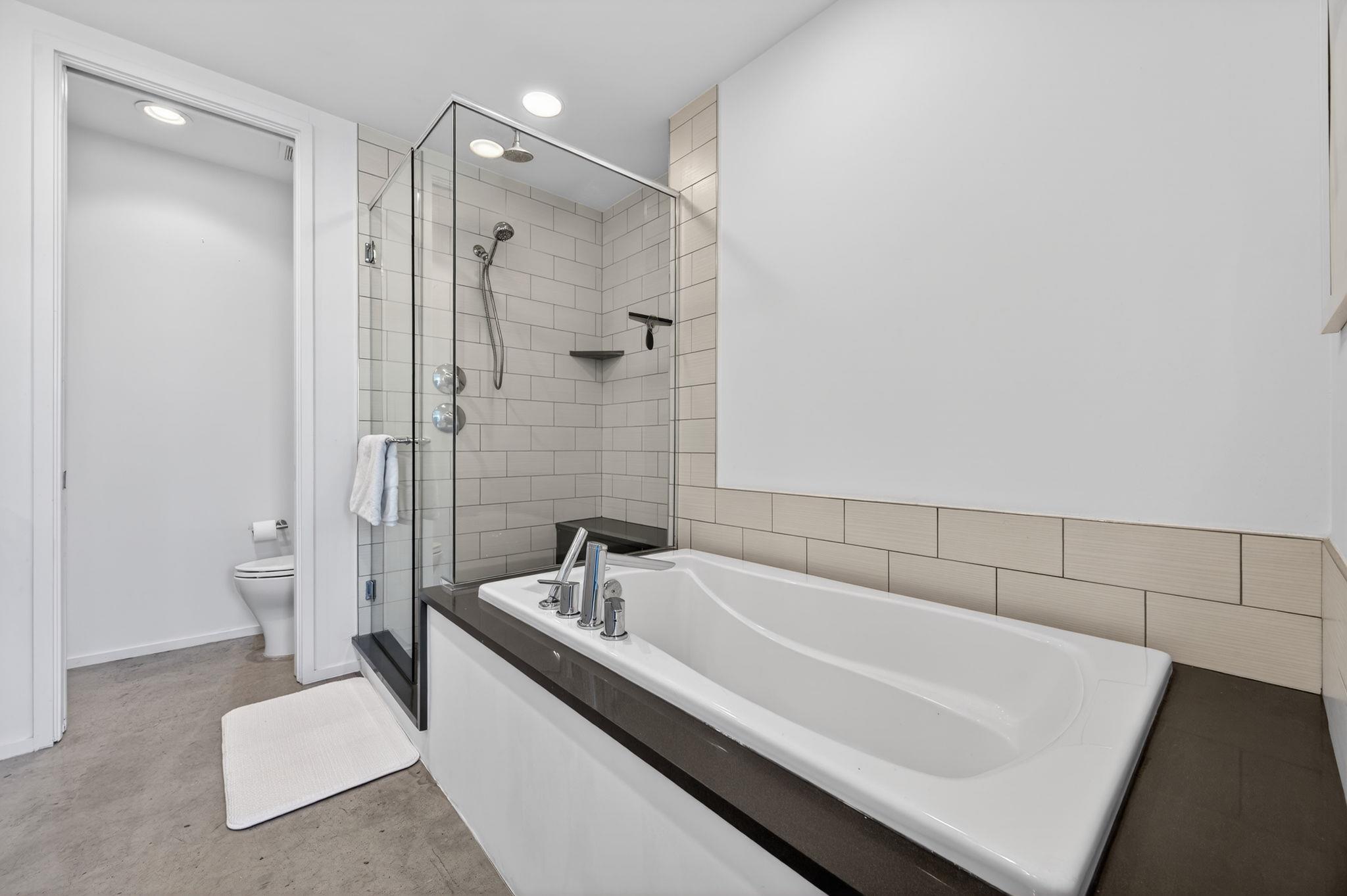 2301 S 5th St # 25, Austin, TX 78704