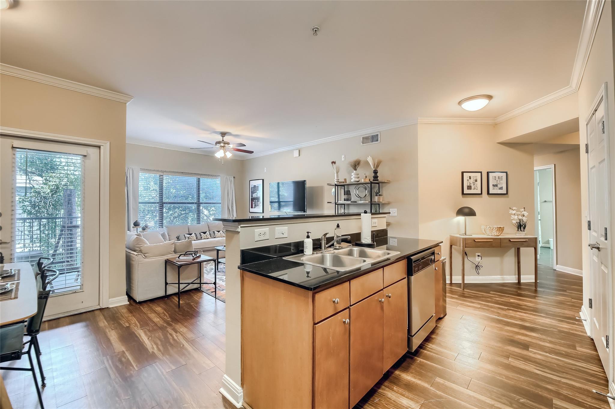 2502 Leon St # 212, Austin, TX 78705