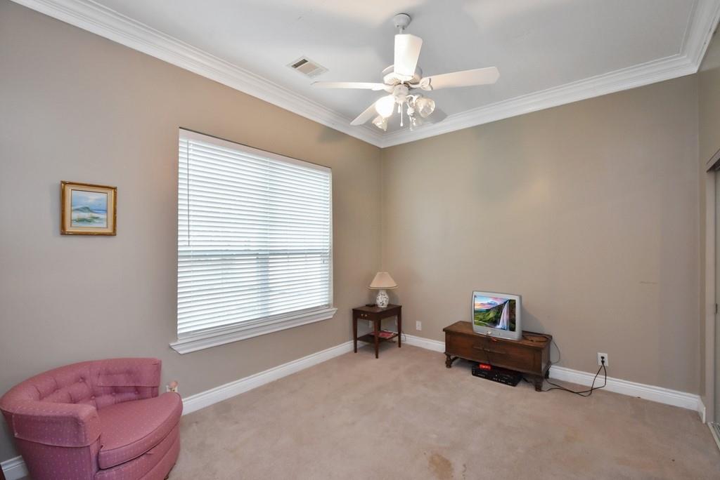 208 E 20th St, Cameron, TX 76520