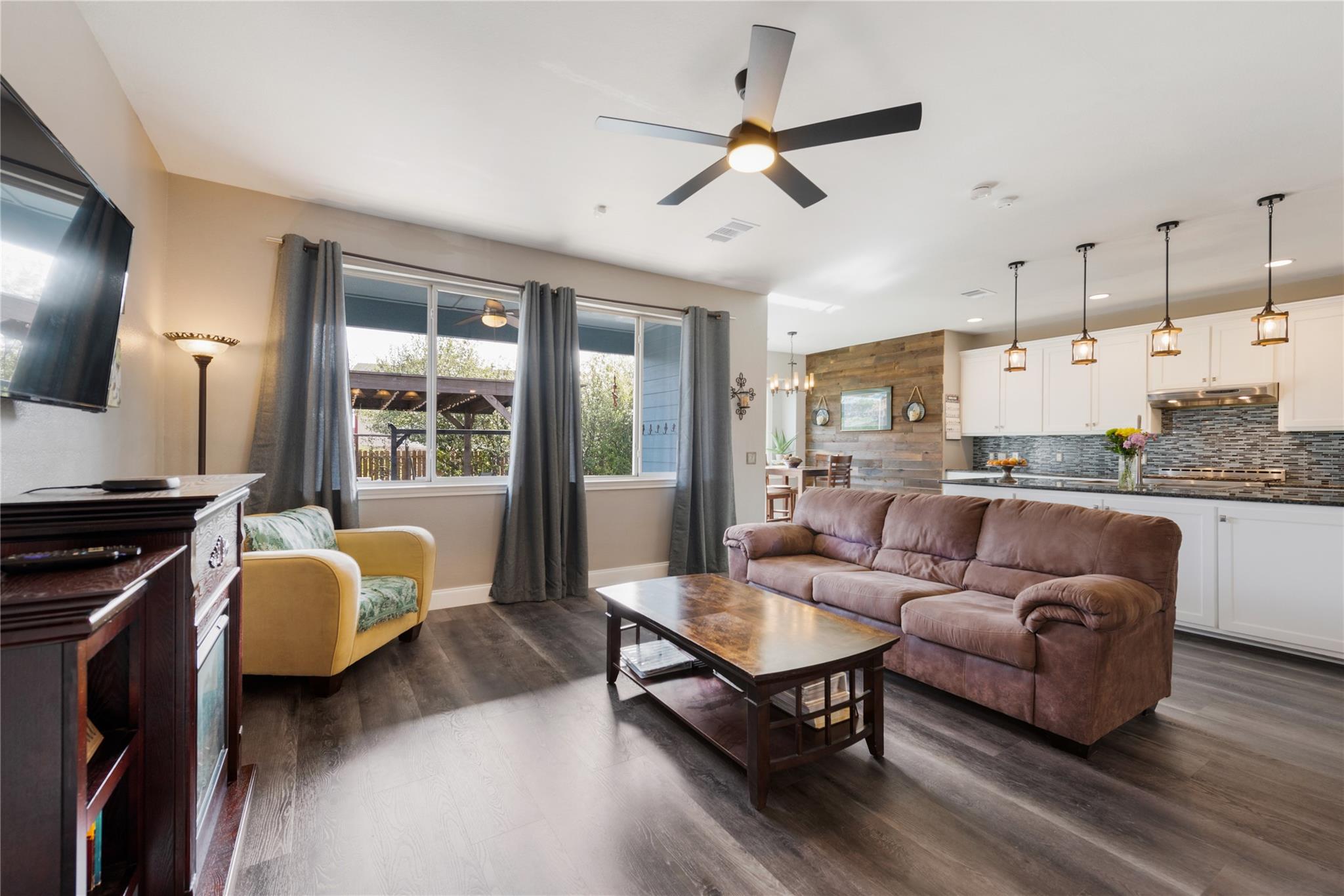 261 Tobin Dr, Buda, TX 78610