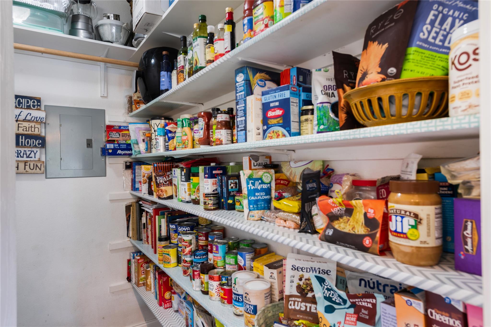 261 Tobin Dr, Buda, TX 78610