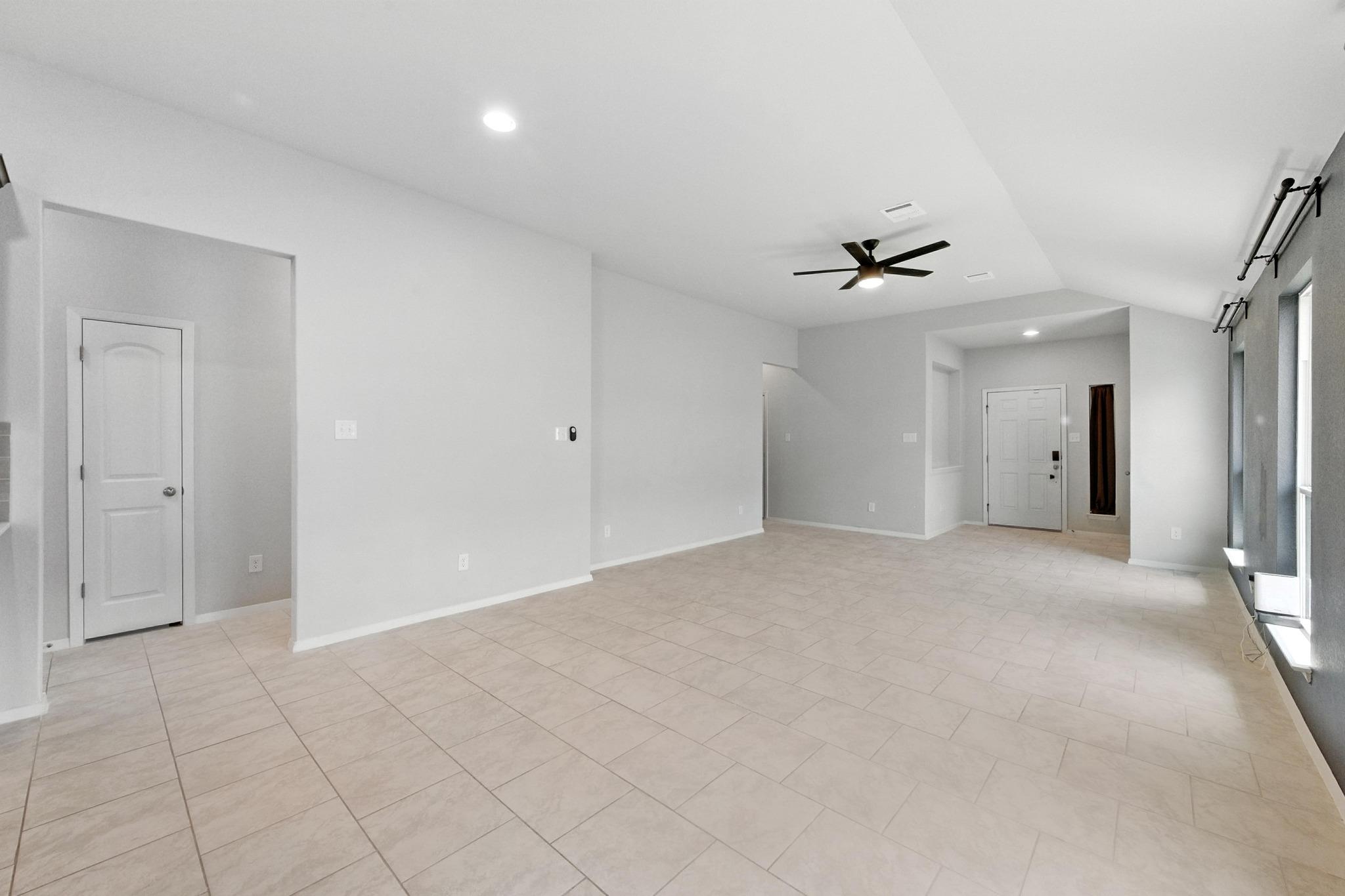 308 Black Opal Dr, Jarrell, TX 76537