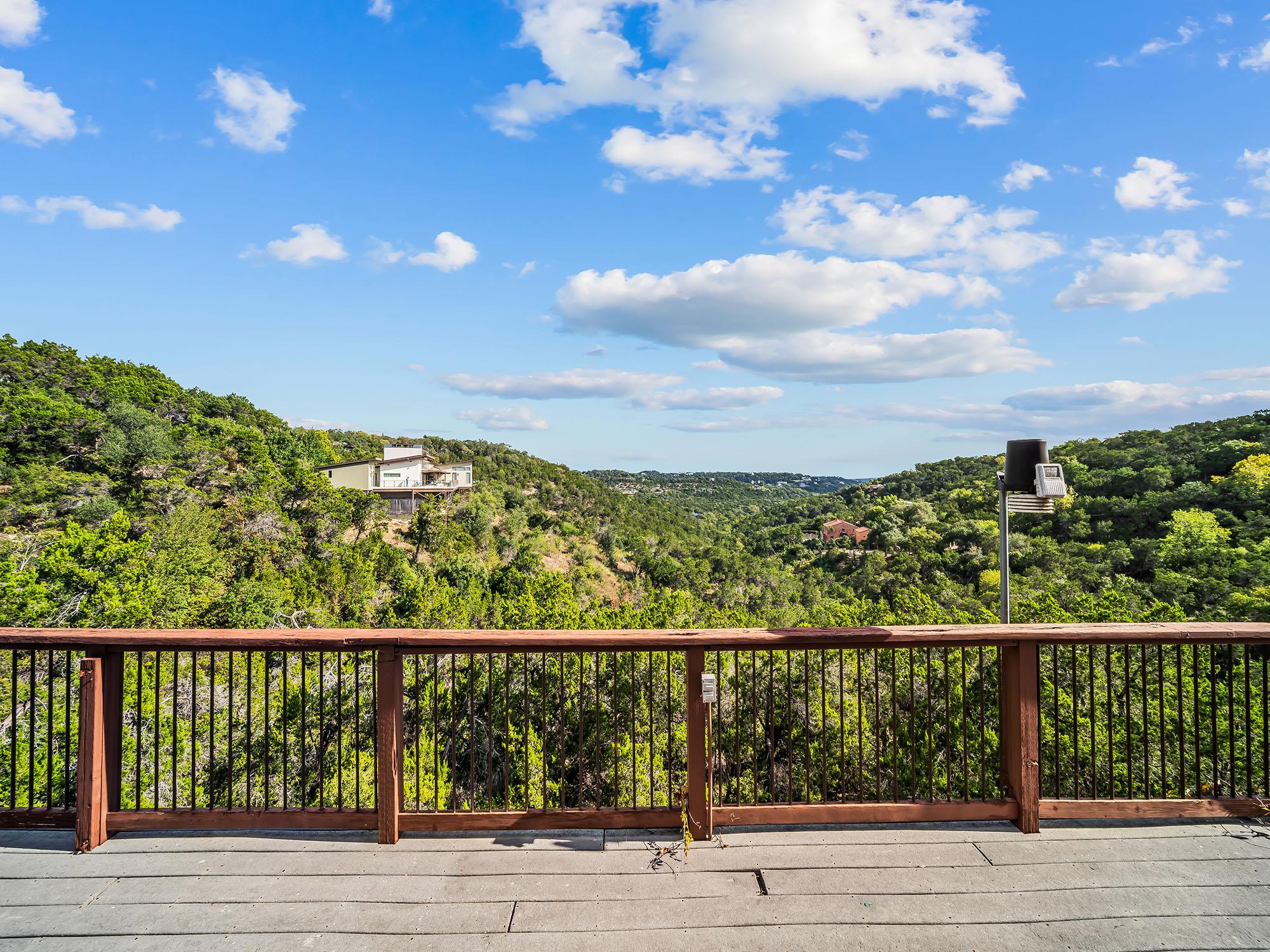 1302 Circle Ridge Dr, West Lake Hills, TX 78746