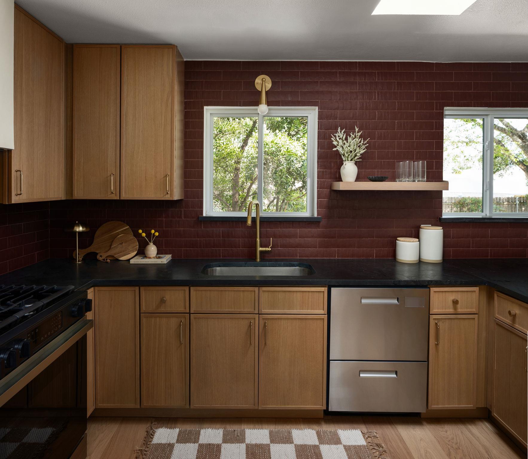 7602 Whispering Oaks Dr, Austin, TX 78745