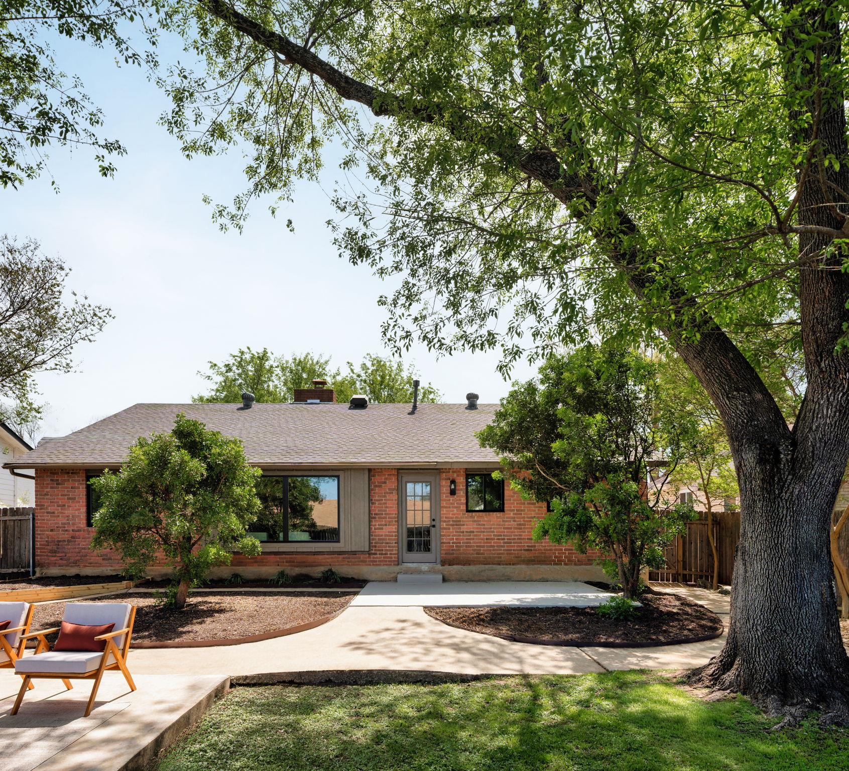 7602 Whispering Oaks Dr, Austin, TX 78745