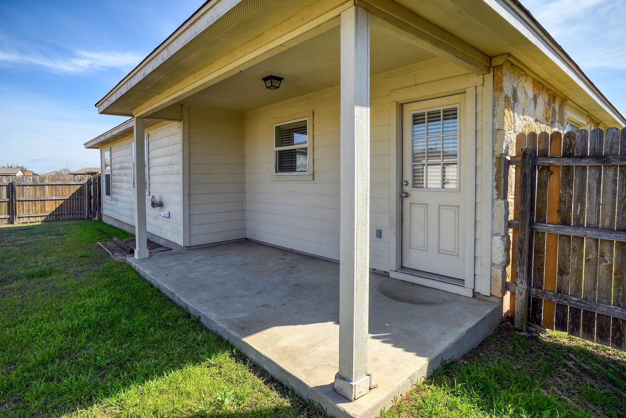 319 Wild Cat Dr, Bastrop, TX 78602